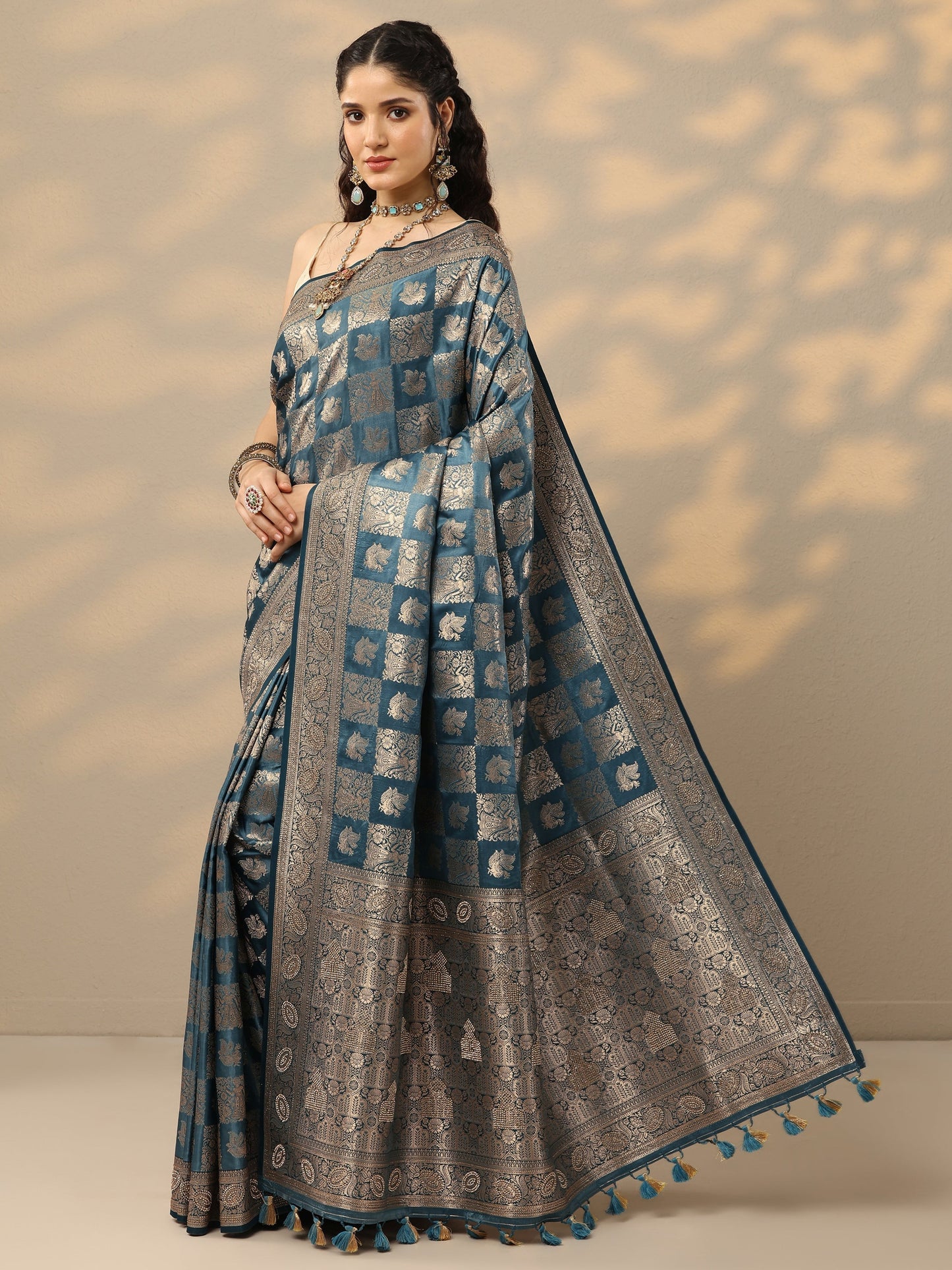 Blue Woven Design Banarasi Silk Blend Saree With Unstitched Blouse Piece