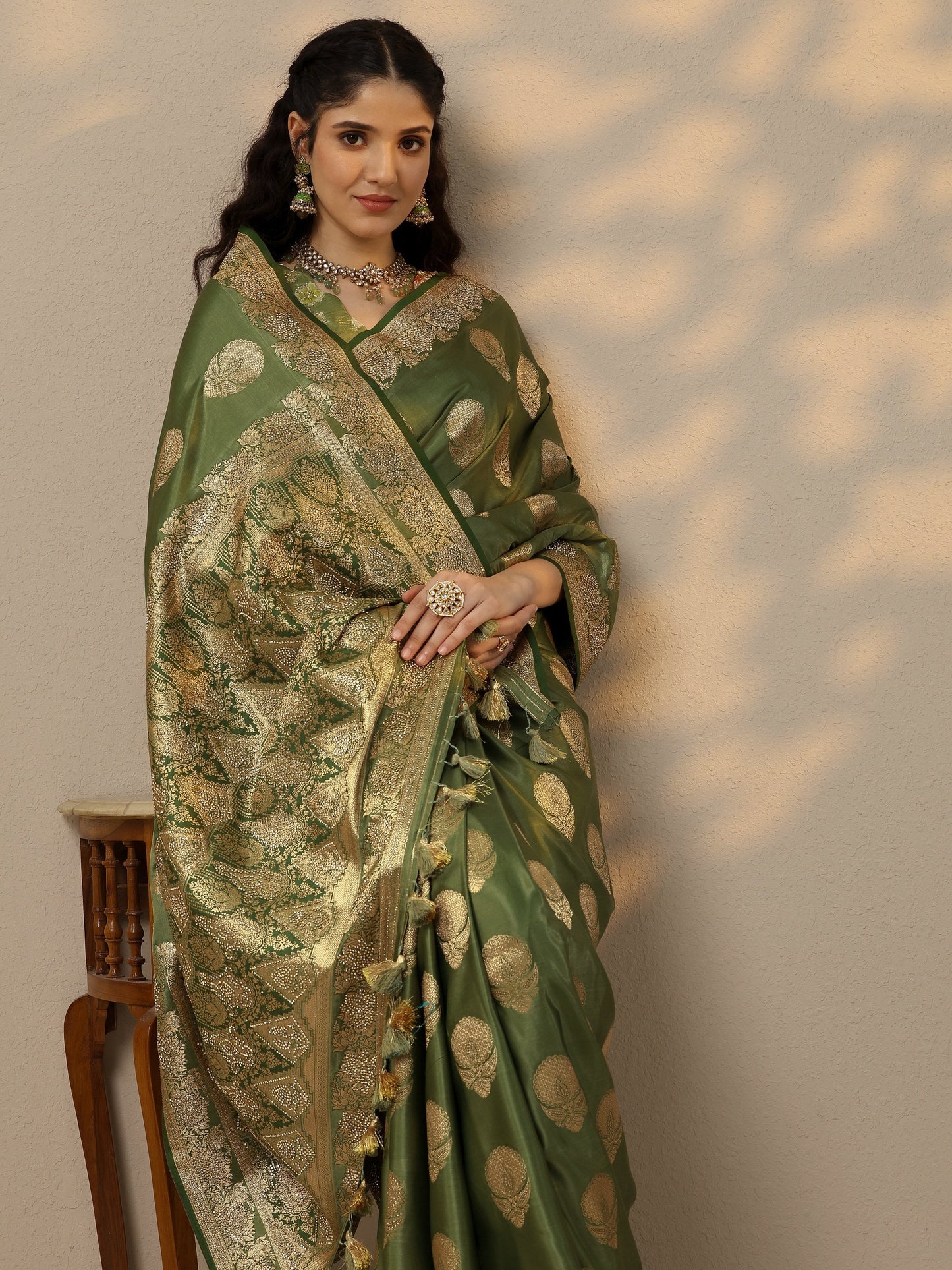 Green Woven Design Banarasi Silk Blend Saree With Unstitched Blouse Piece