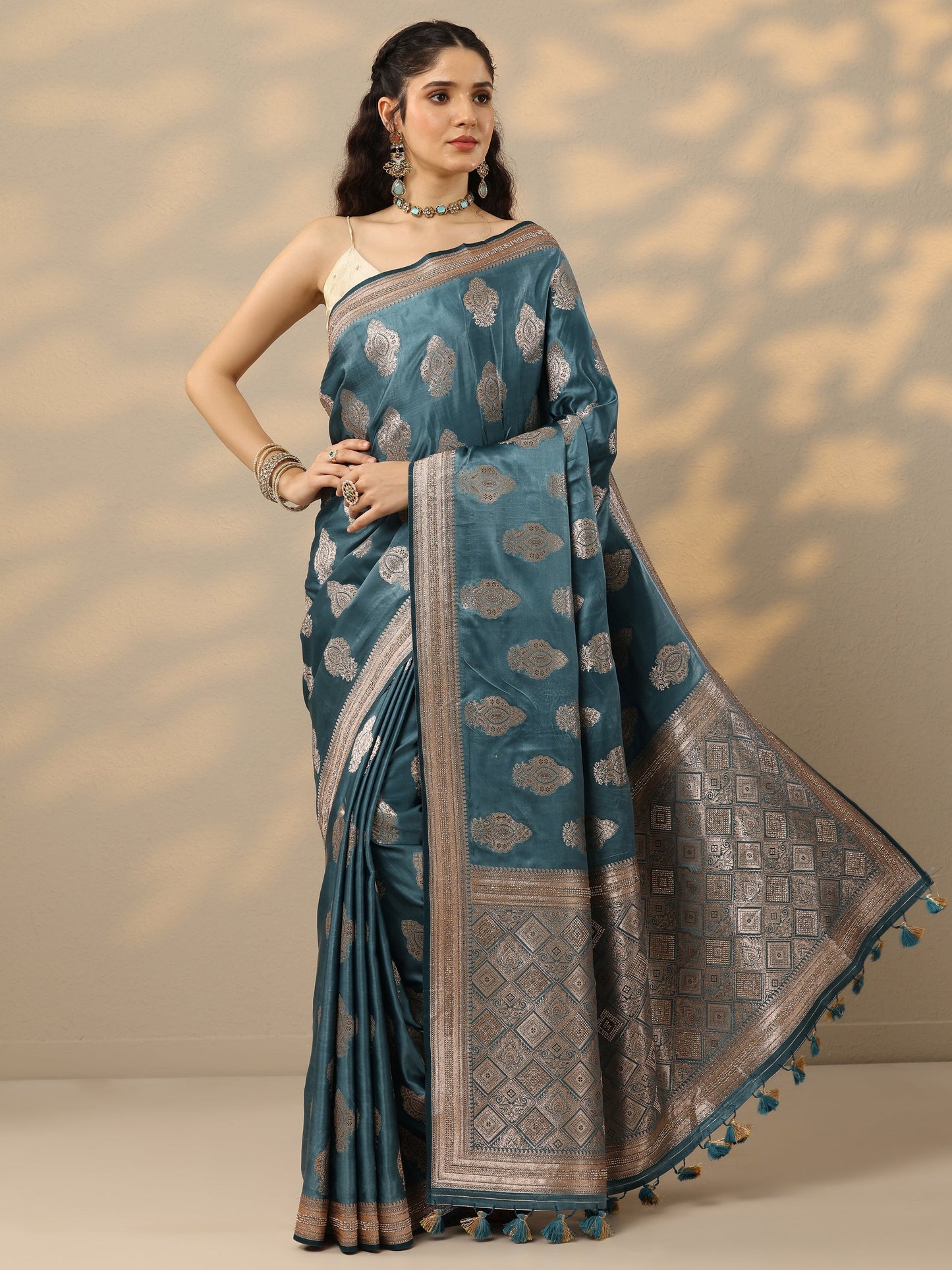 Blue Woven Design Banarasi Silk Blend Saree With Unstitched Blouse Piece
