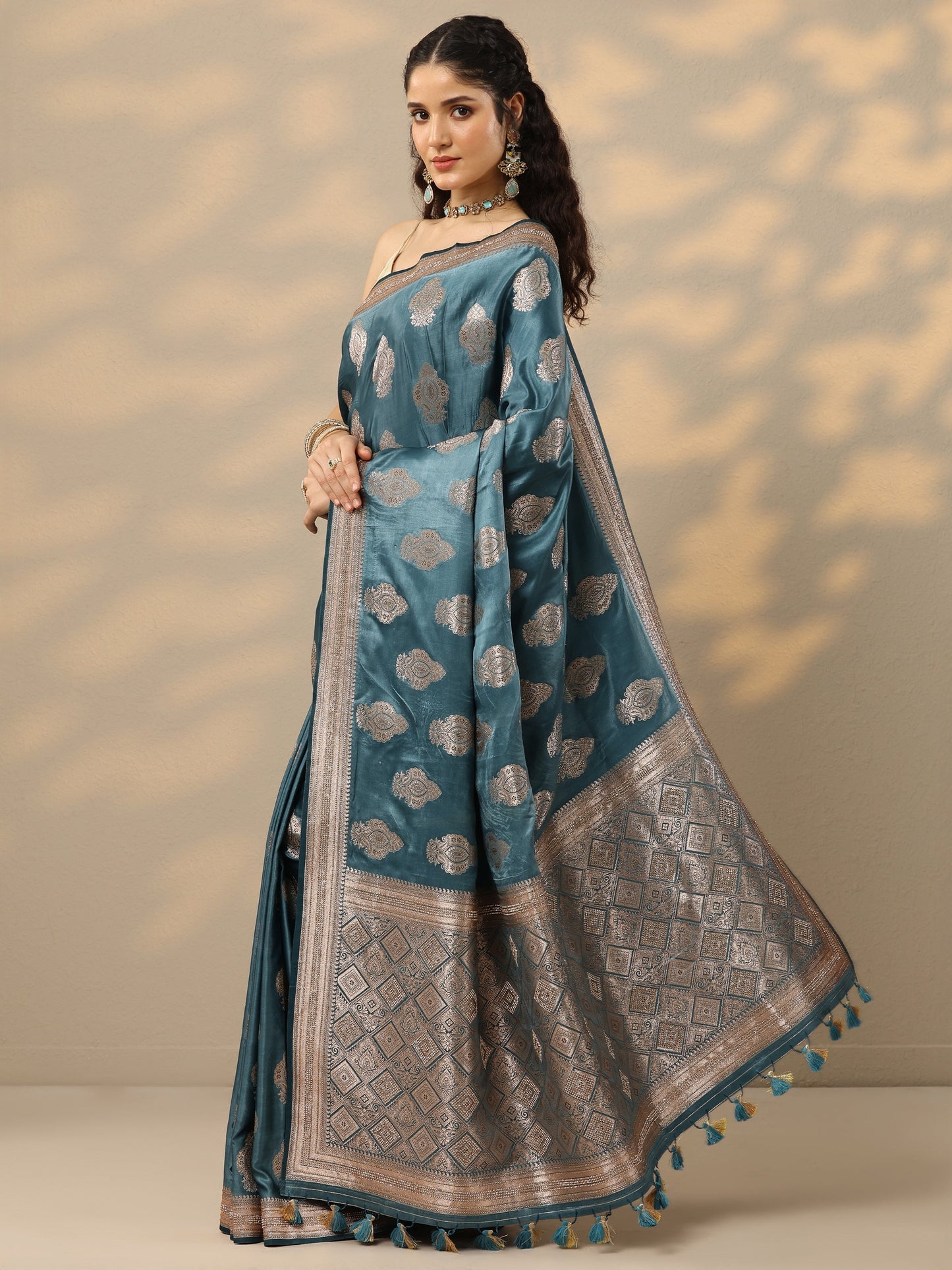 Blue Woven Design Banarasi Silk Blend Saree With Unstitched Blouse Piece