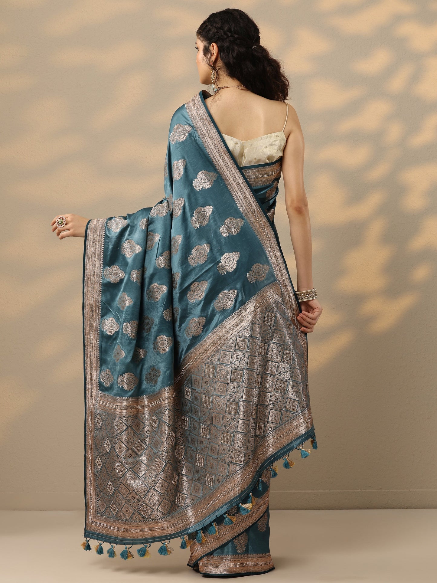 Blue Woven Design Banarasi Silk Blend Saree With Unstitched Blouse Piece