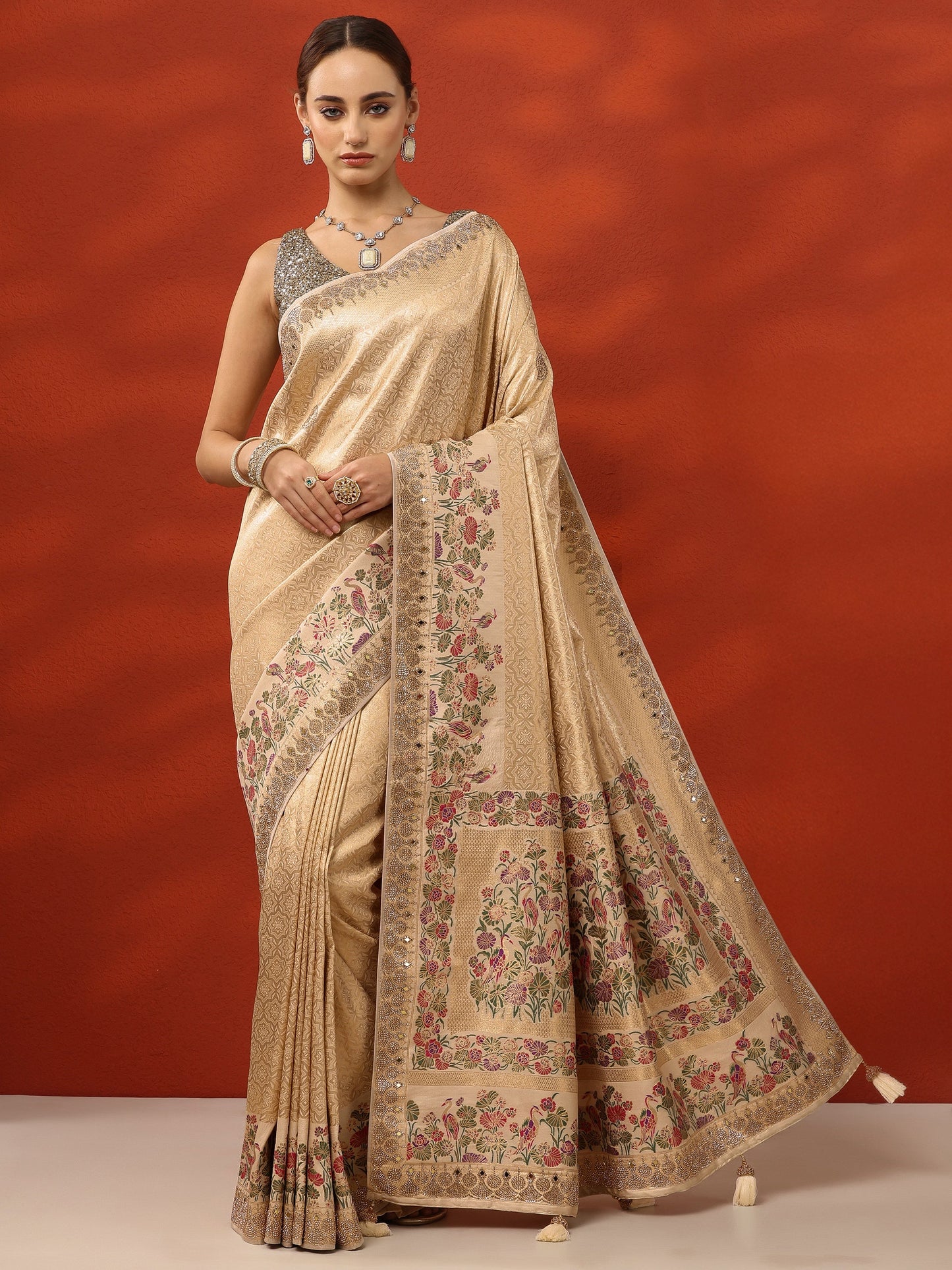 Gold Woven Design Banarasi Silk Blend Saree With Unstitched Blouse Piece