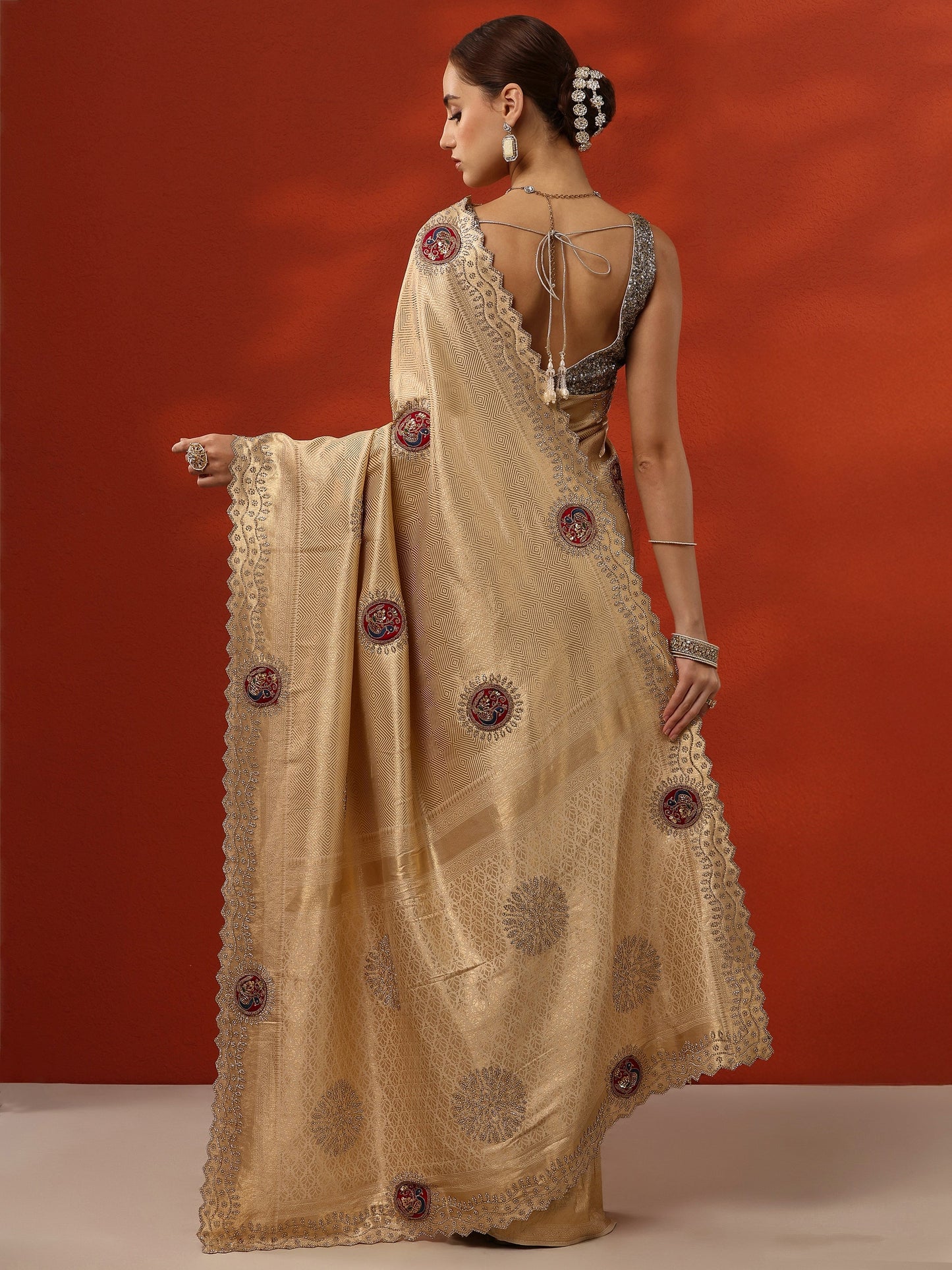 Gold Woven Design Banarasi Silk Blend Saree With Unstitched Blouse Piece