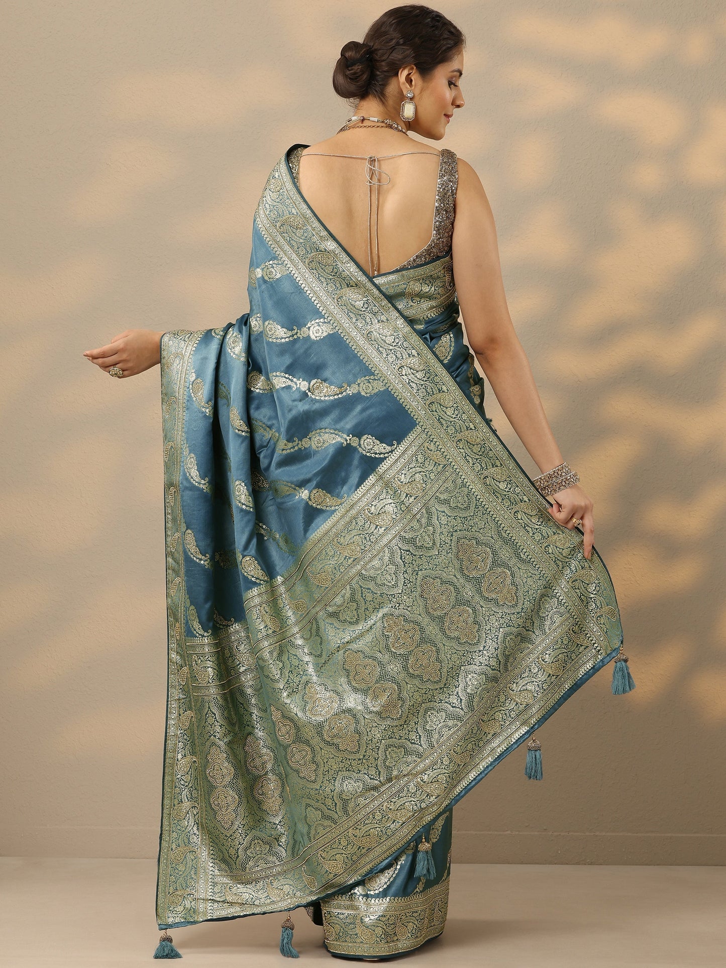 Blue Embellished Banarasi Silk Blend Saree With Unstitched Blouse Piece