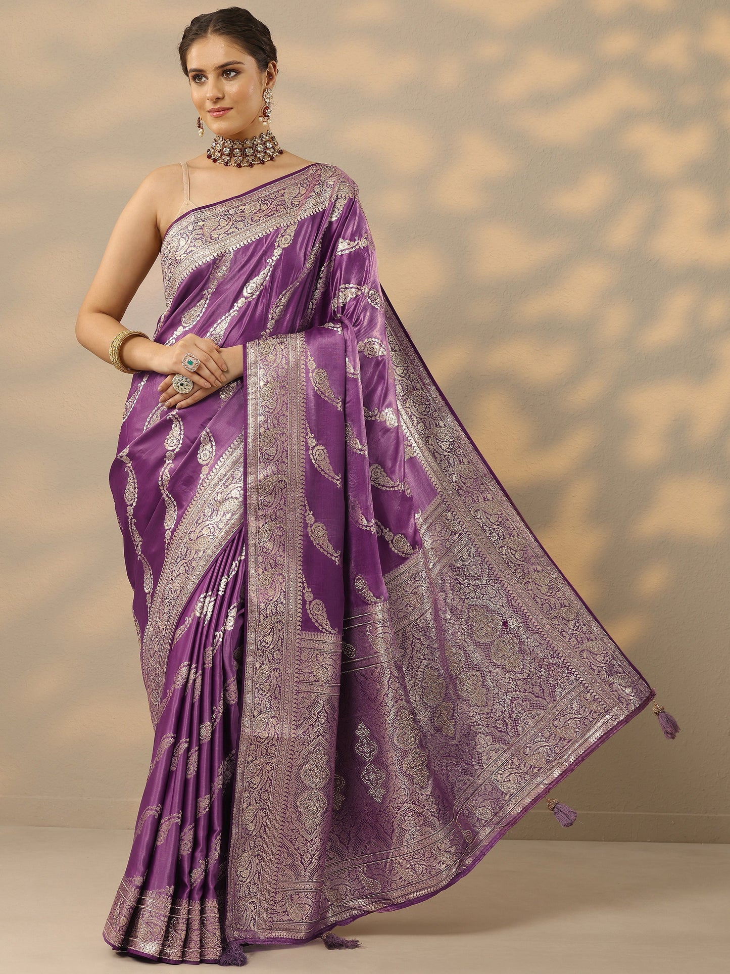 Purple Embellished Banarasi Silk Blend Saree With Unstitched Blouse Piece