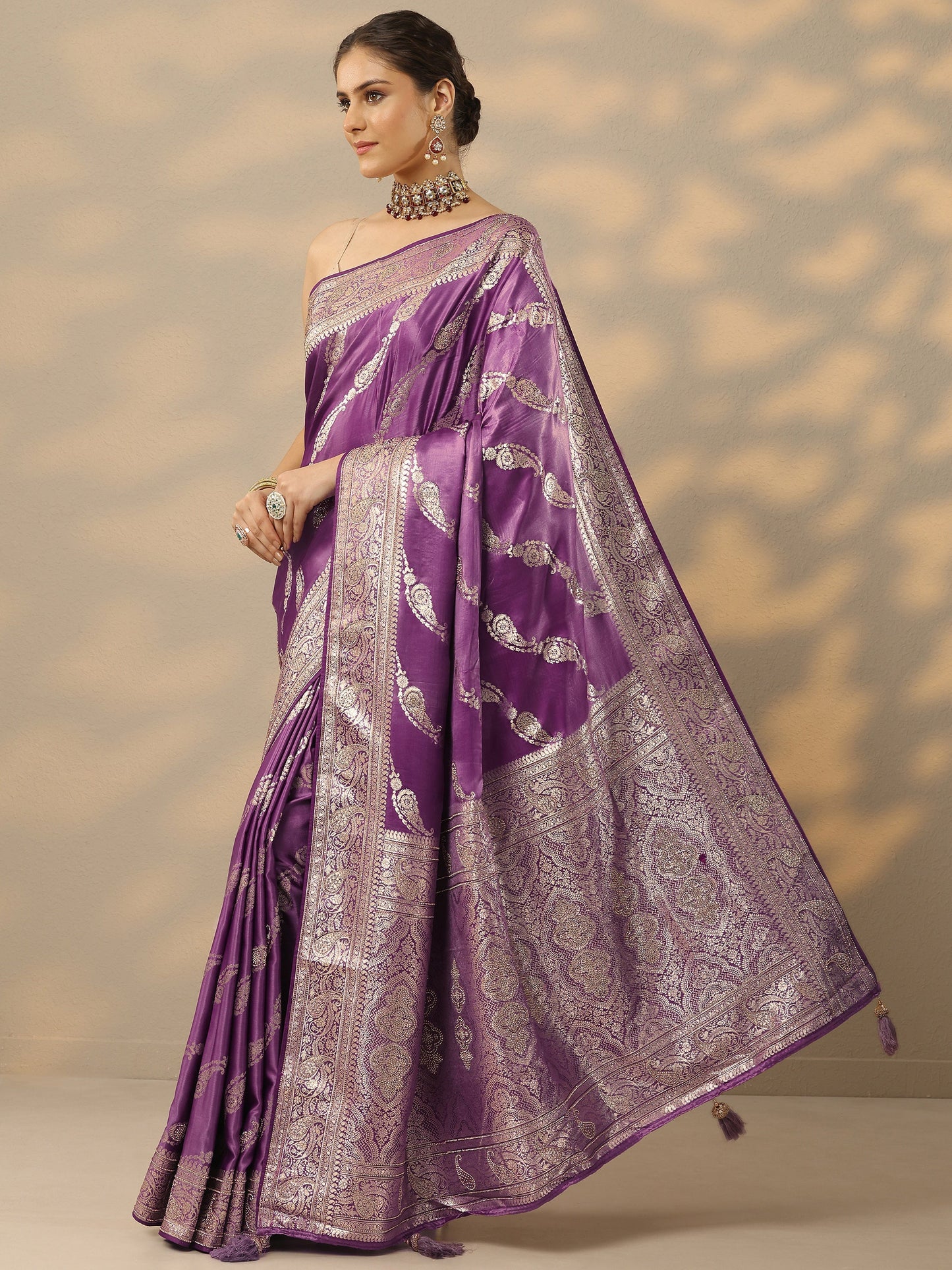 Purple Embellished Banarasi Silk Blend Saree With Unstitched Blouse Piece