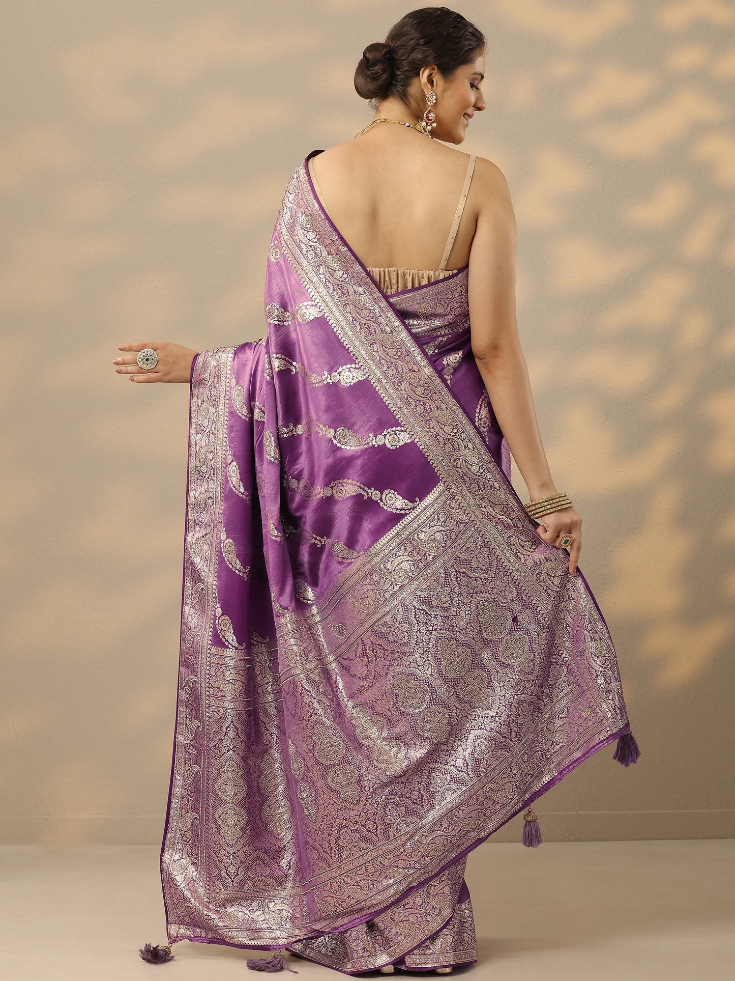 Purple Embellished Banarasi Silk Blend Saree With Unstitched Blouse Piece