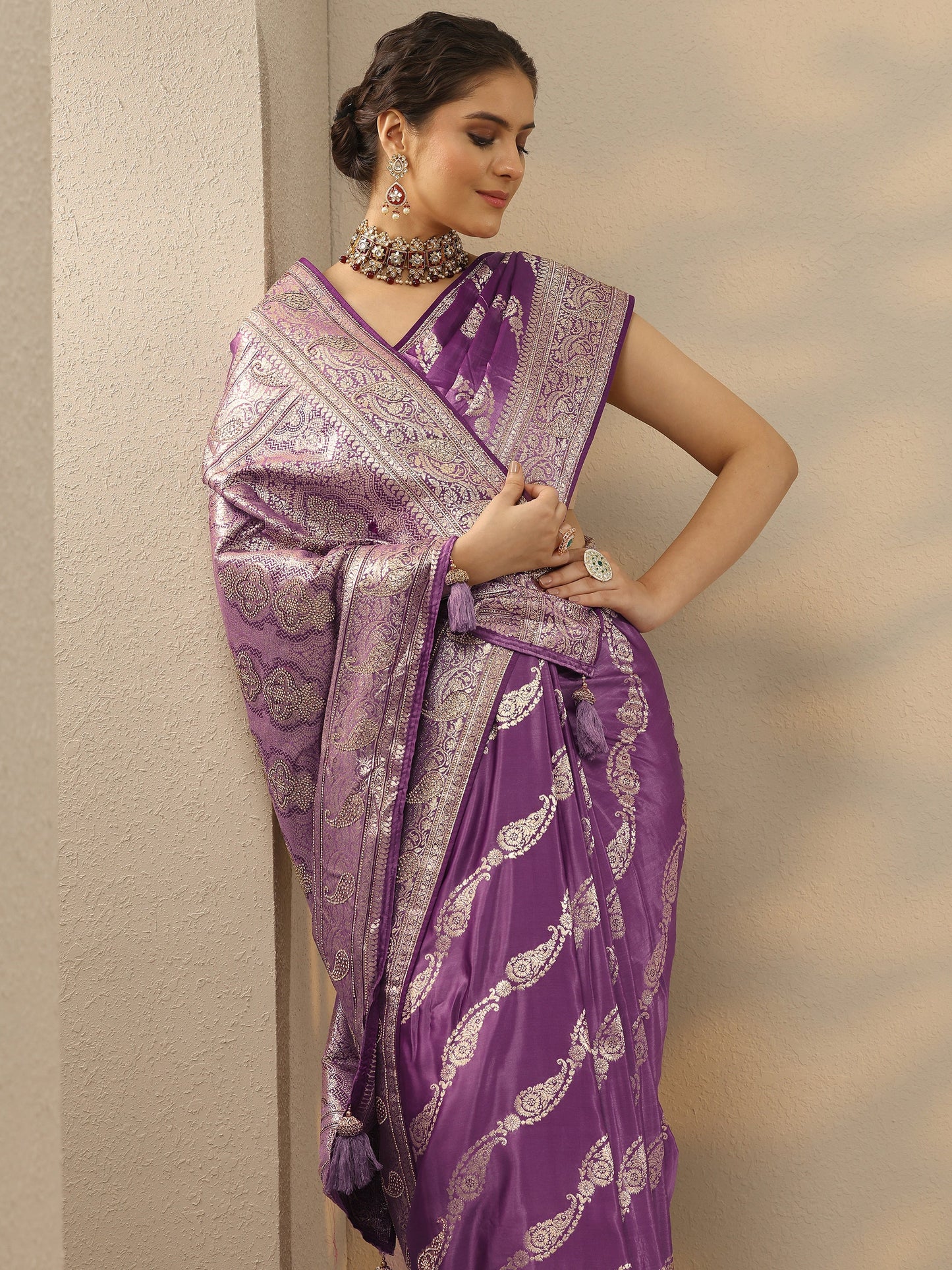 Purple Embellished Banarasi Silk Blend Saree With Unstitched Blouse Piece