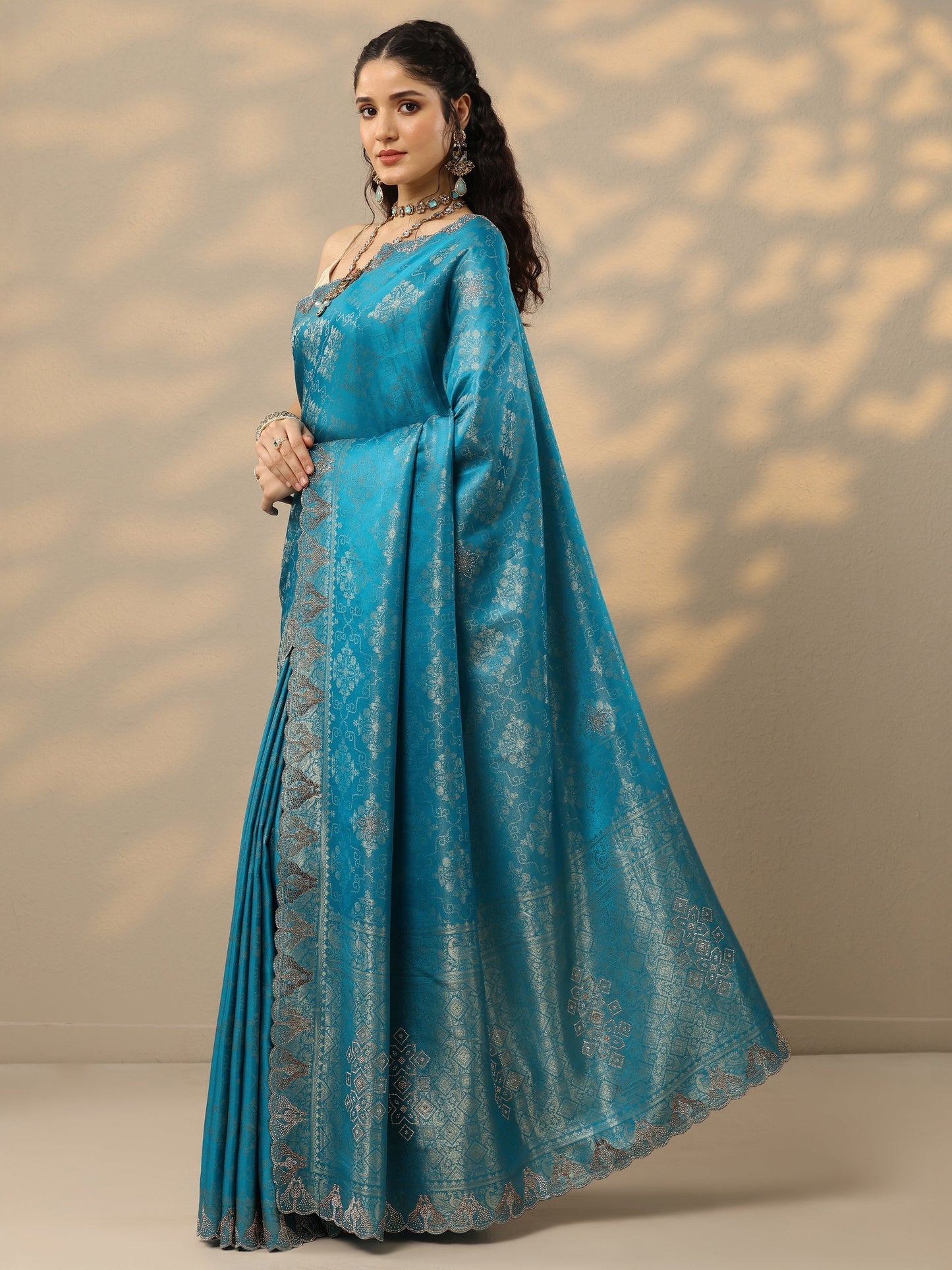 Blue Woven Design Banarasi Silk Blend Saree With Unstitched Blouse Piece