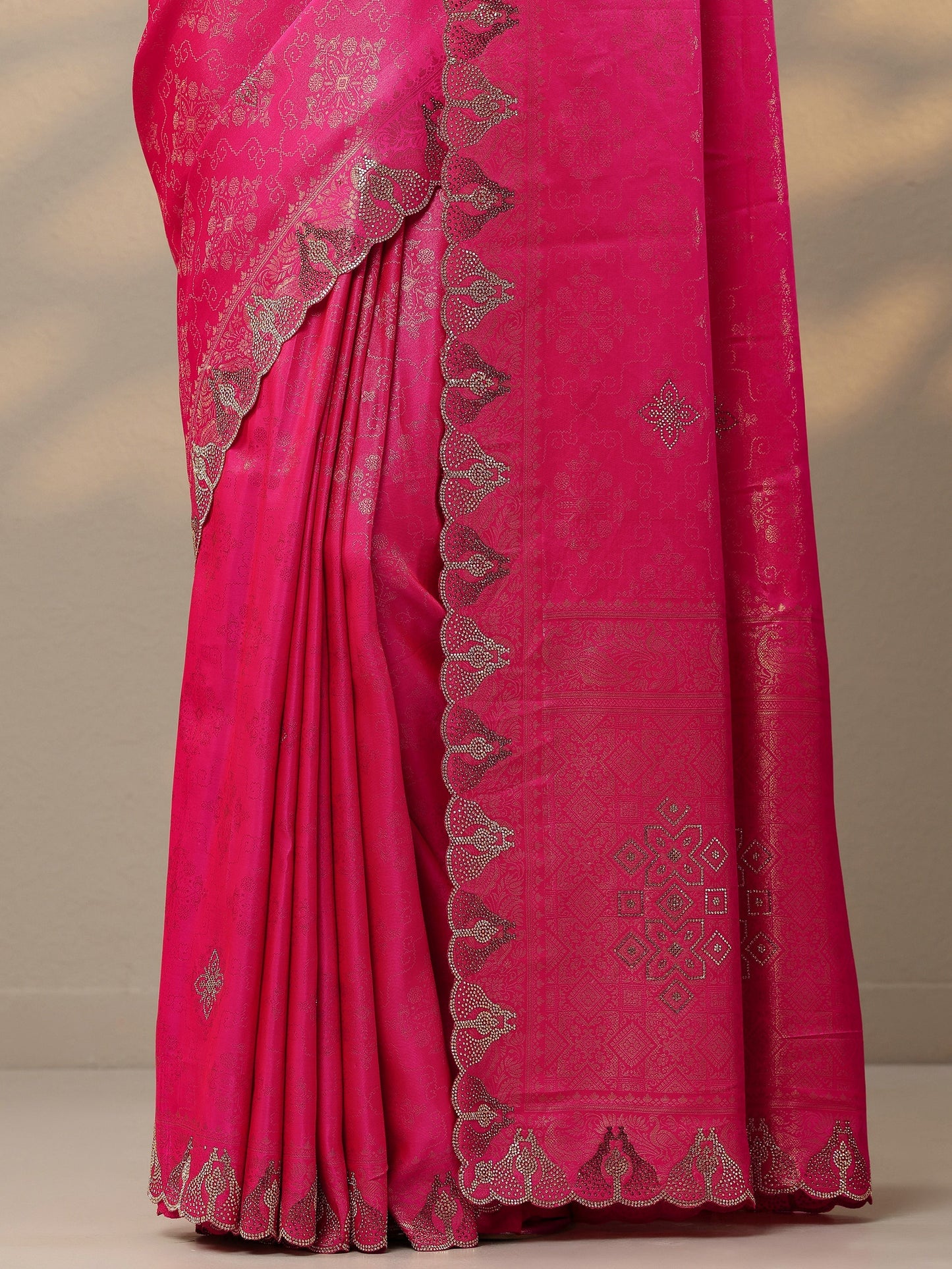 Pink Woven Design Banarasi Silk Blend Saree With Unstitched Blouse Piece