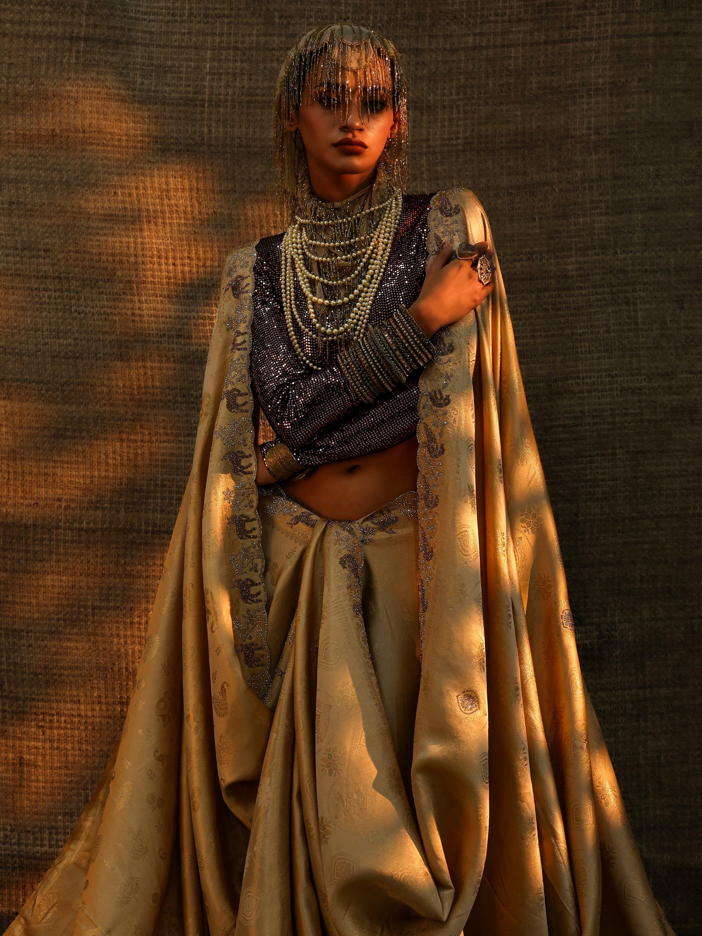 Gold Woven Design Banarasi Silk Blend Saree With Unstitched Blouse Piece