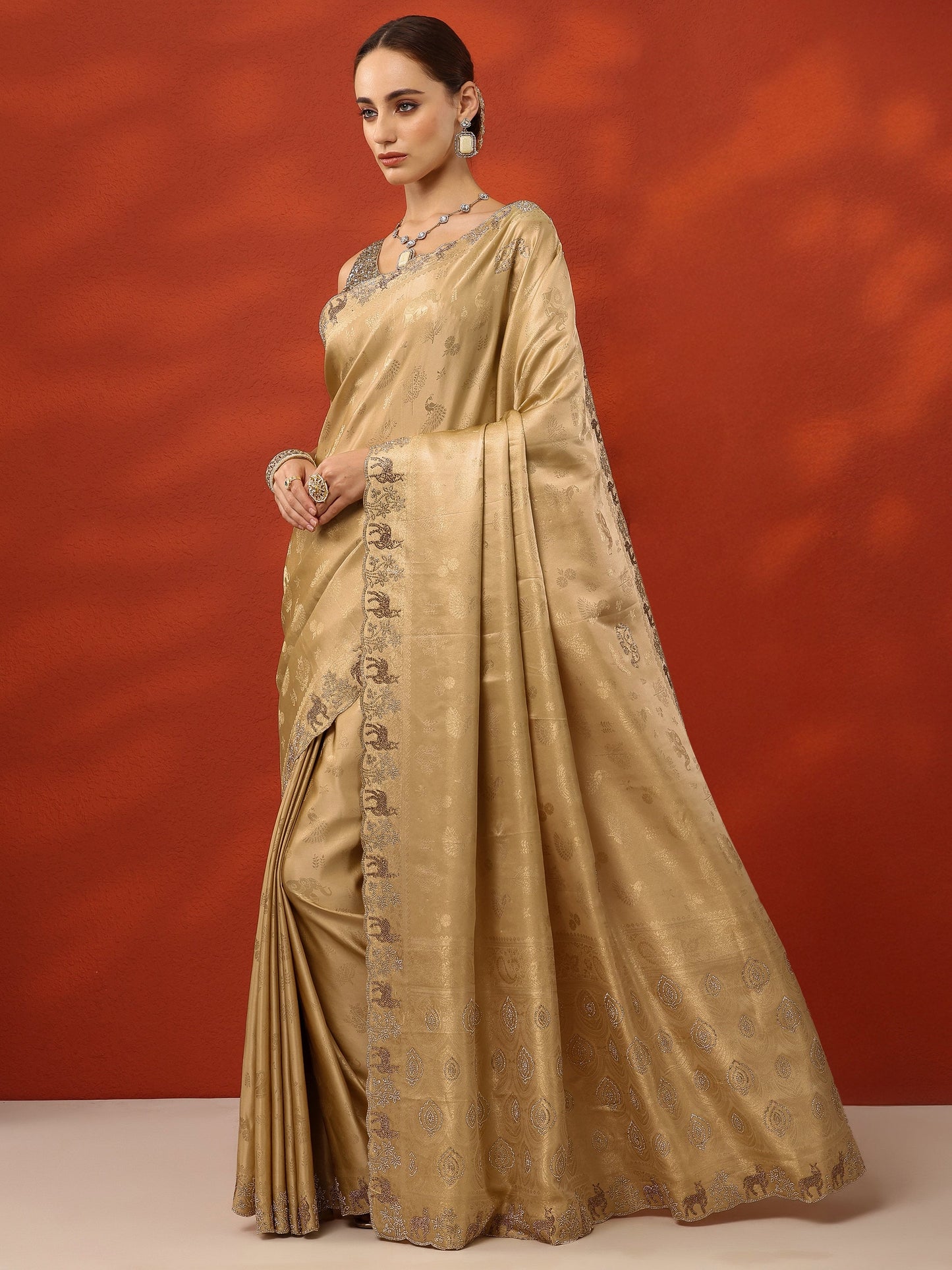 Gold Woven Design Banarasi Silk Blend Saree With Unstitched Blouse Piece