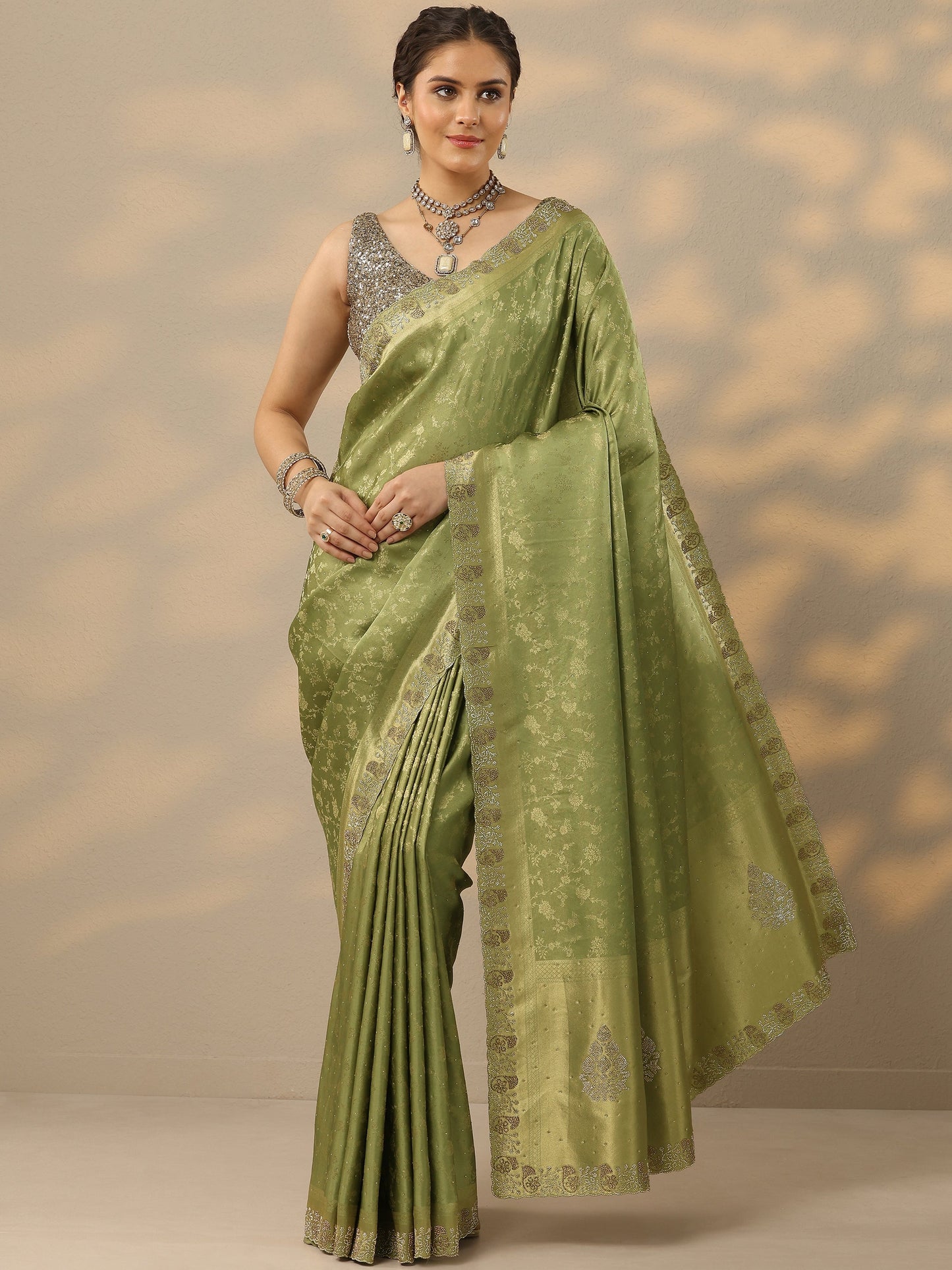 Green Embellished Banarasi Silk Blend Saree With Unstitched Blouse Piece