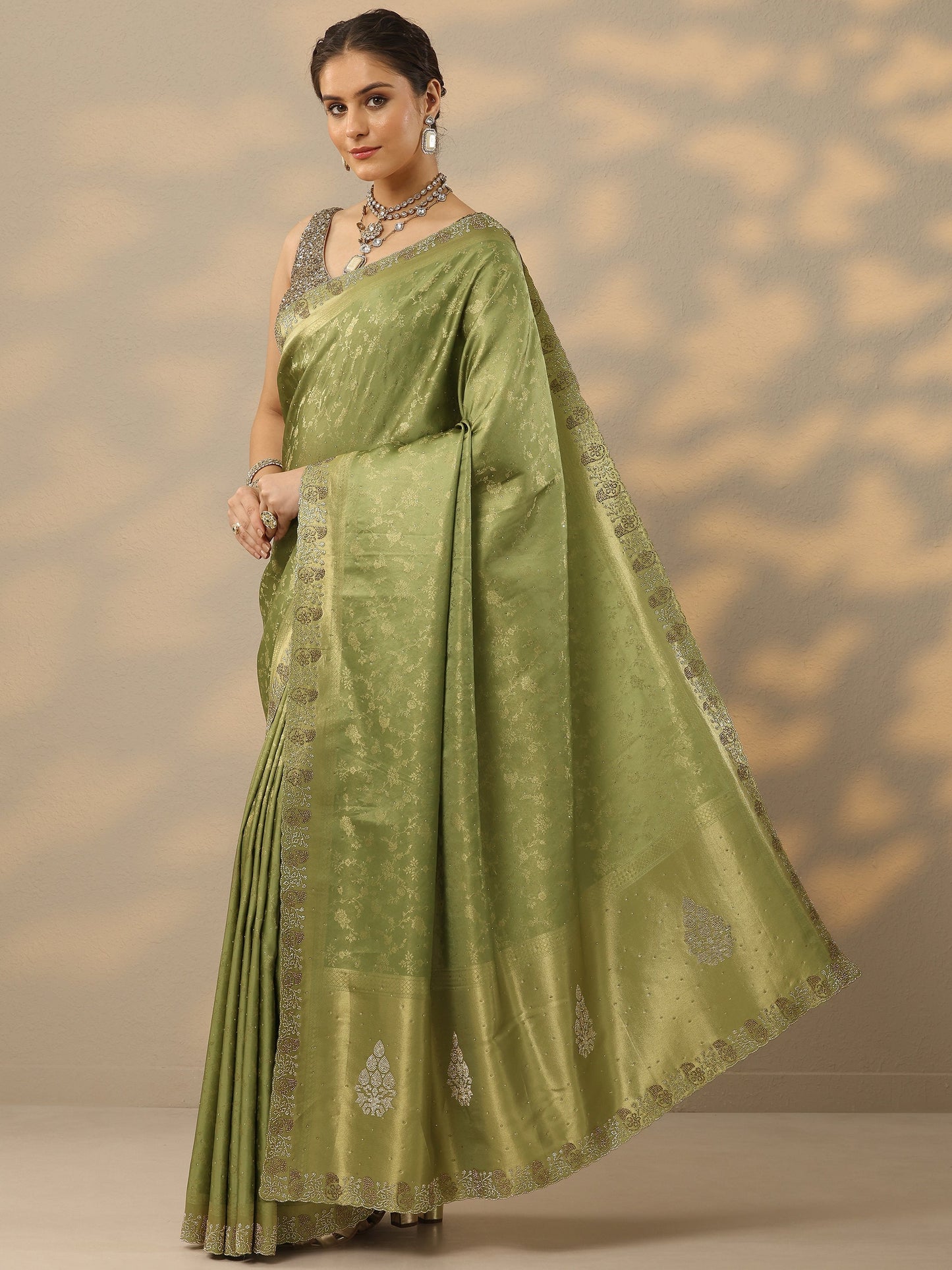 Green Embellished Banarasi Silk Blend Saree With Unstitched Blouse Piece
