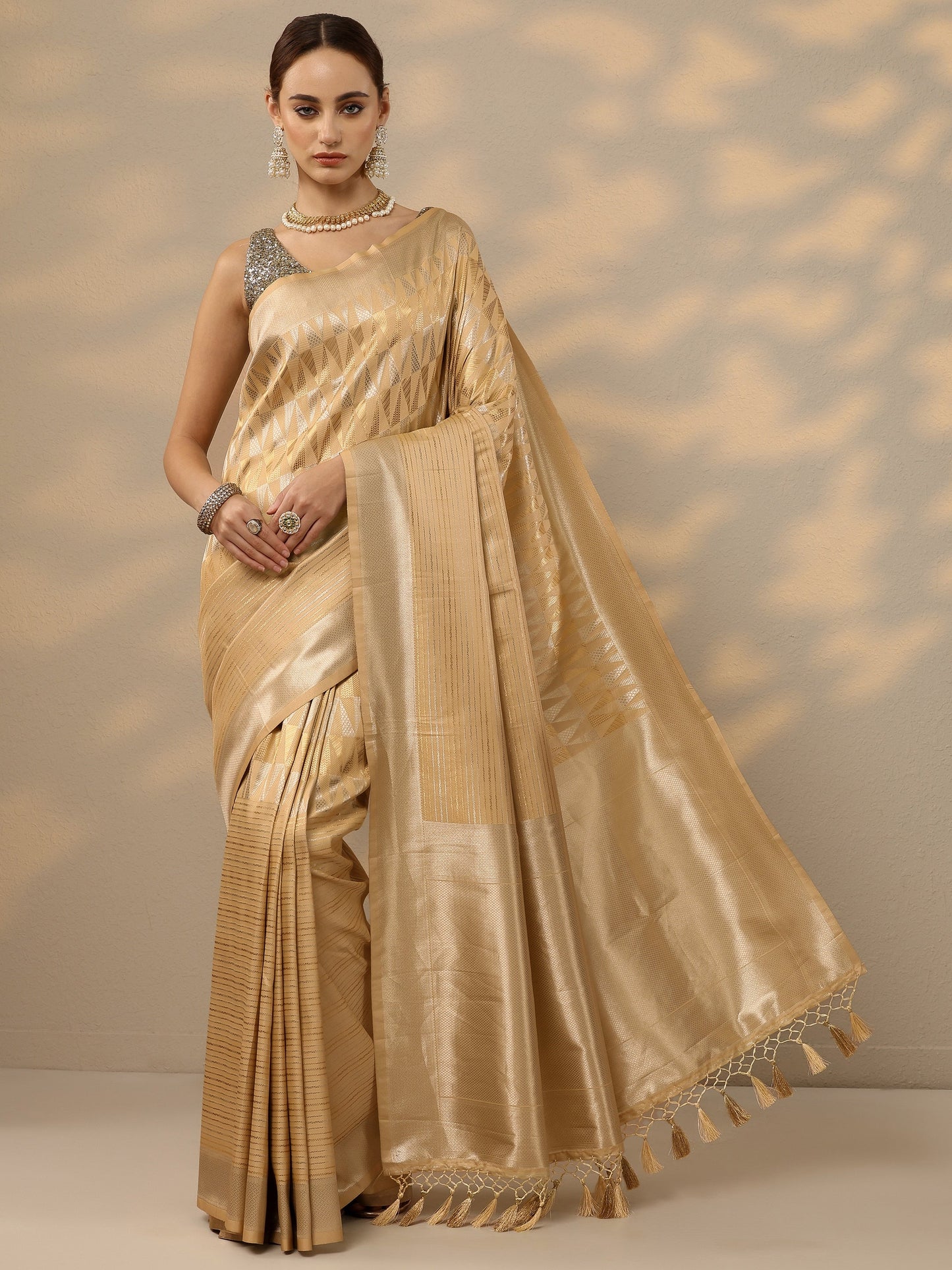 Gold Woven Design Banarasi Silk Blend Saree With Unstitched Blouse Piece