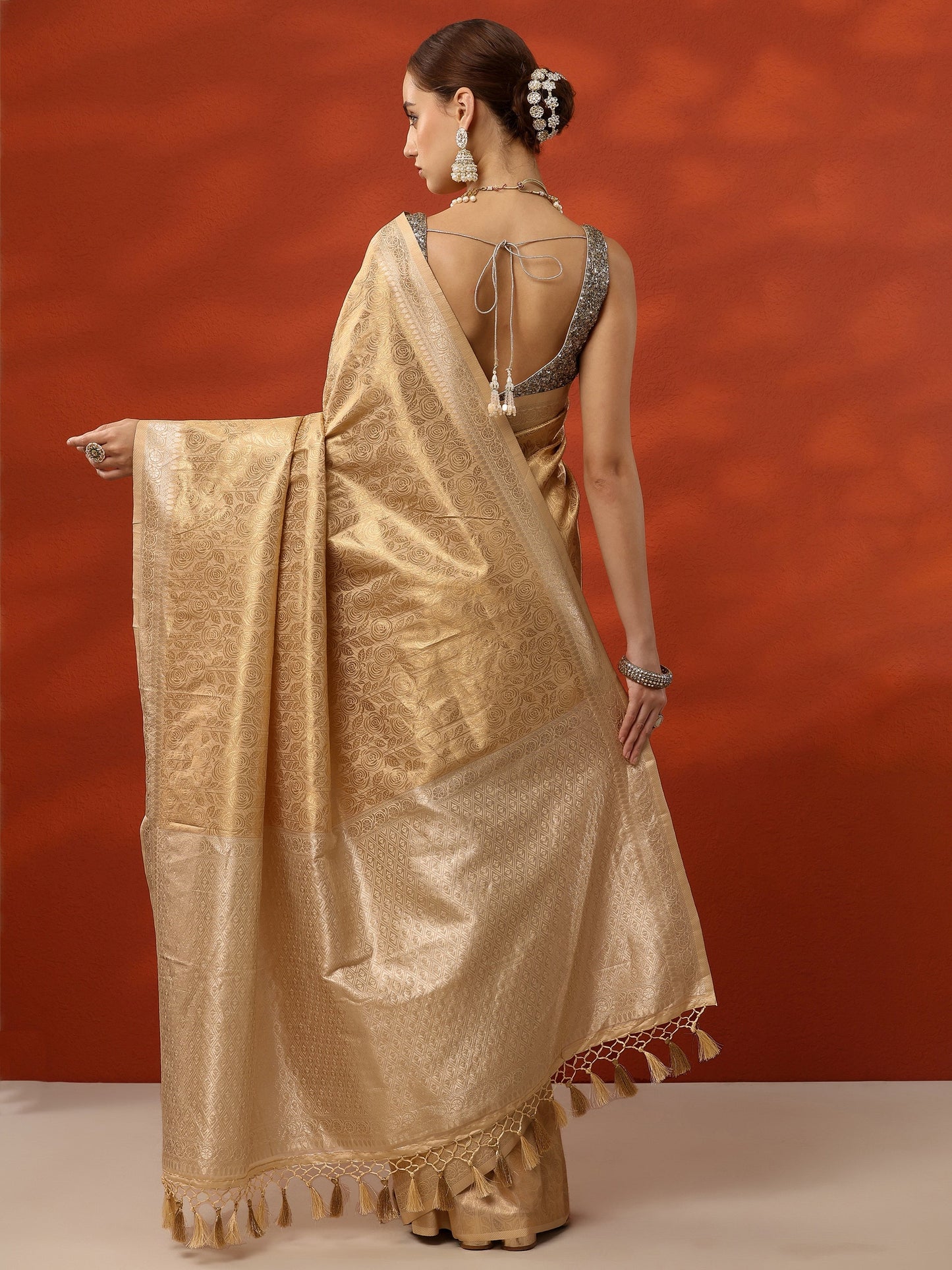 Gold Woven Design Banarasi Silk Blend Saree With Unstitched Blouse Piece