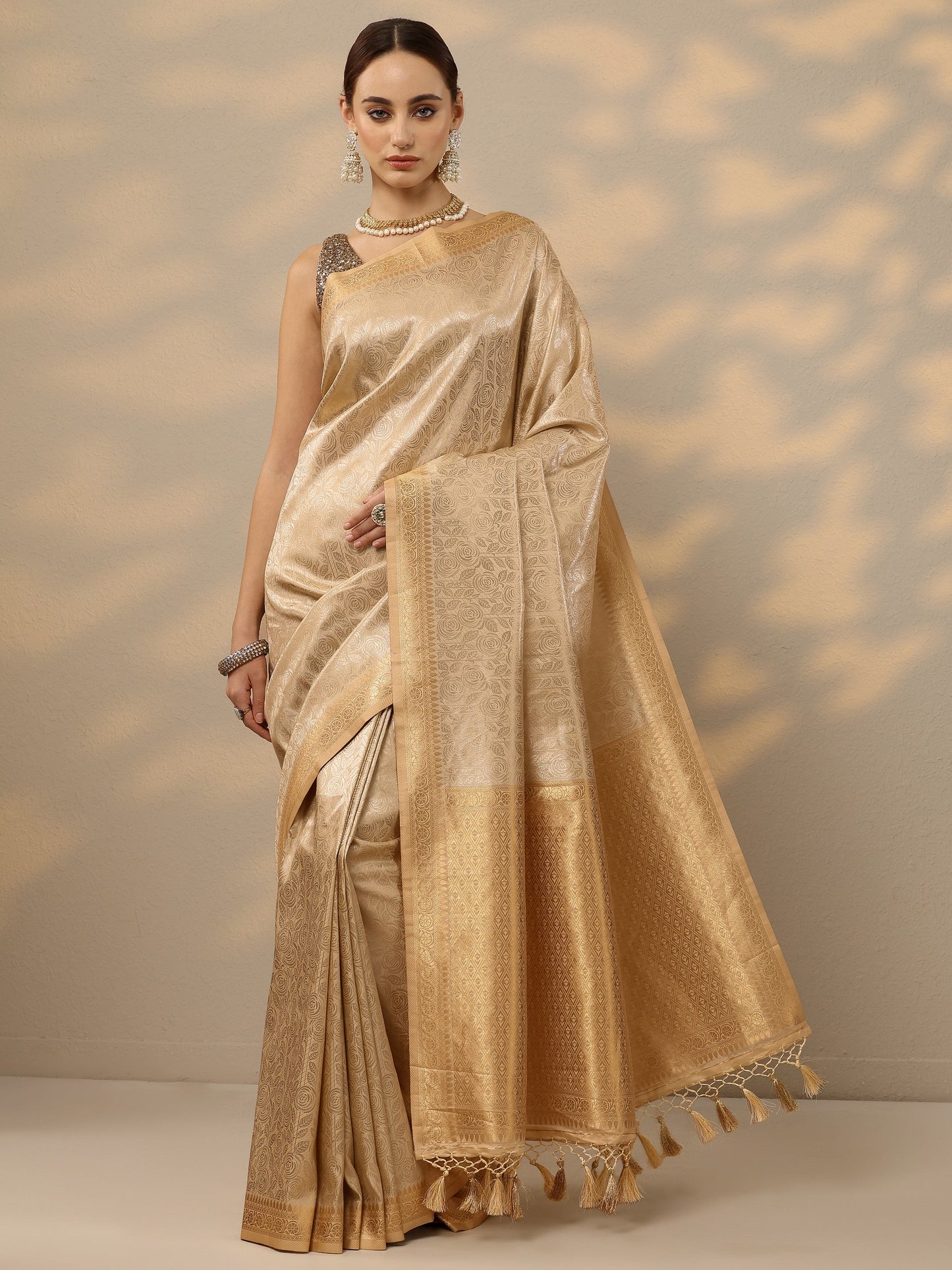 Gold Woven Design Banarasi Silk Blend Saree With Unstitched Blouse Piece