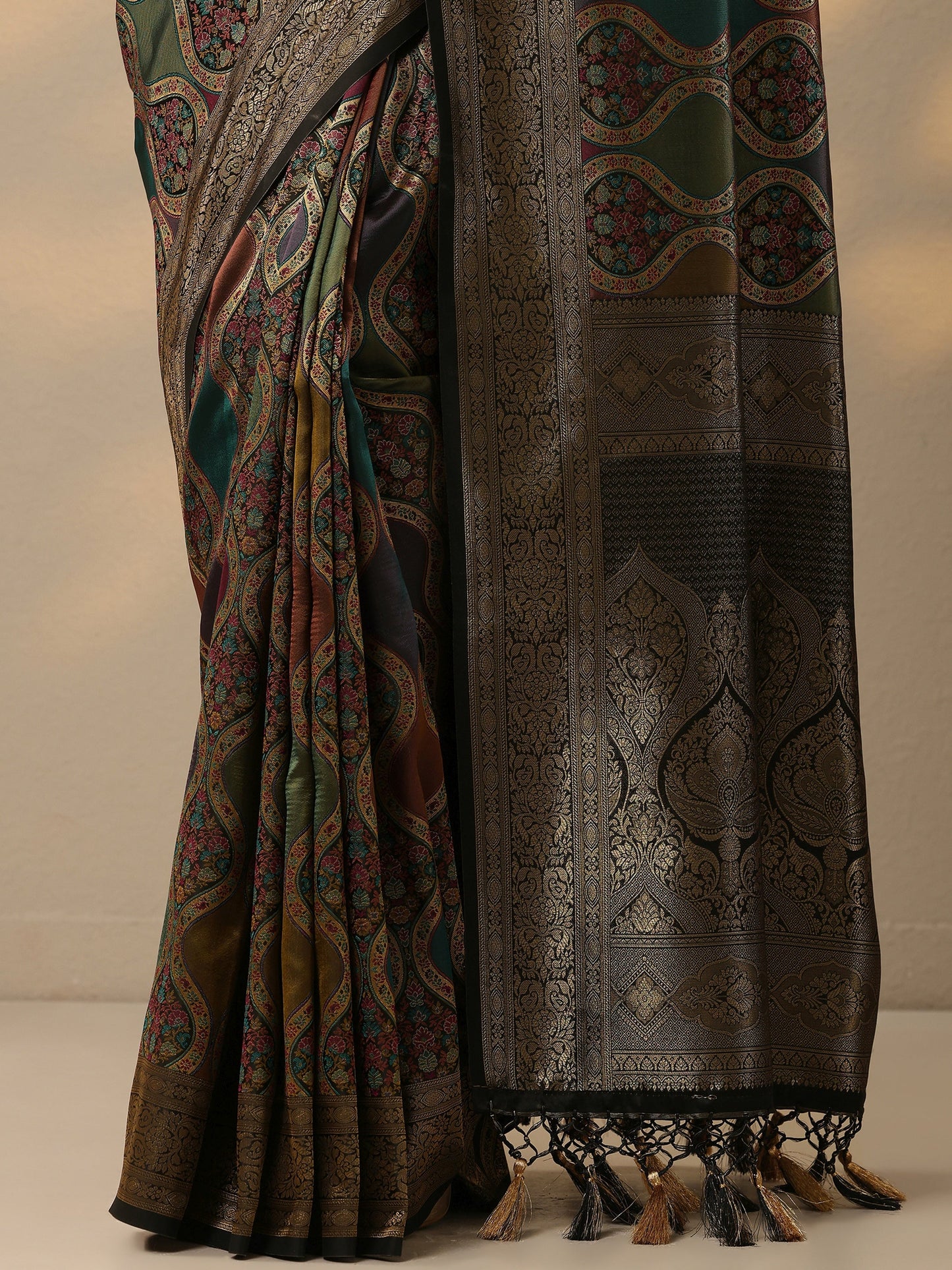 Multi Woven Design Banarasi Silk Blend Saree With Unstitched Blouse Piece