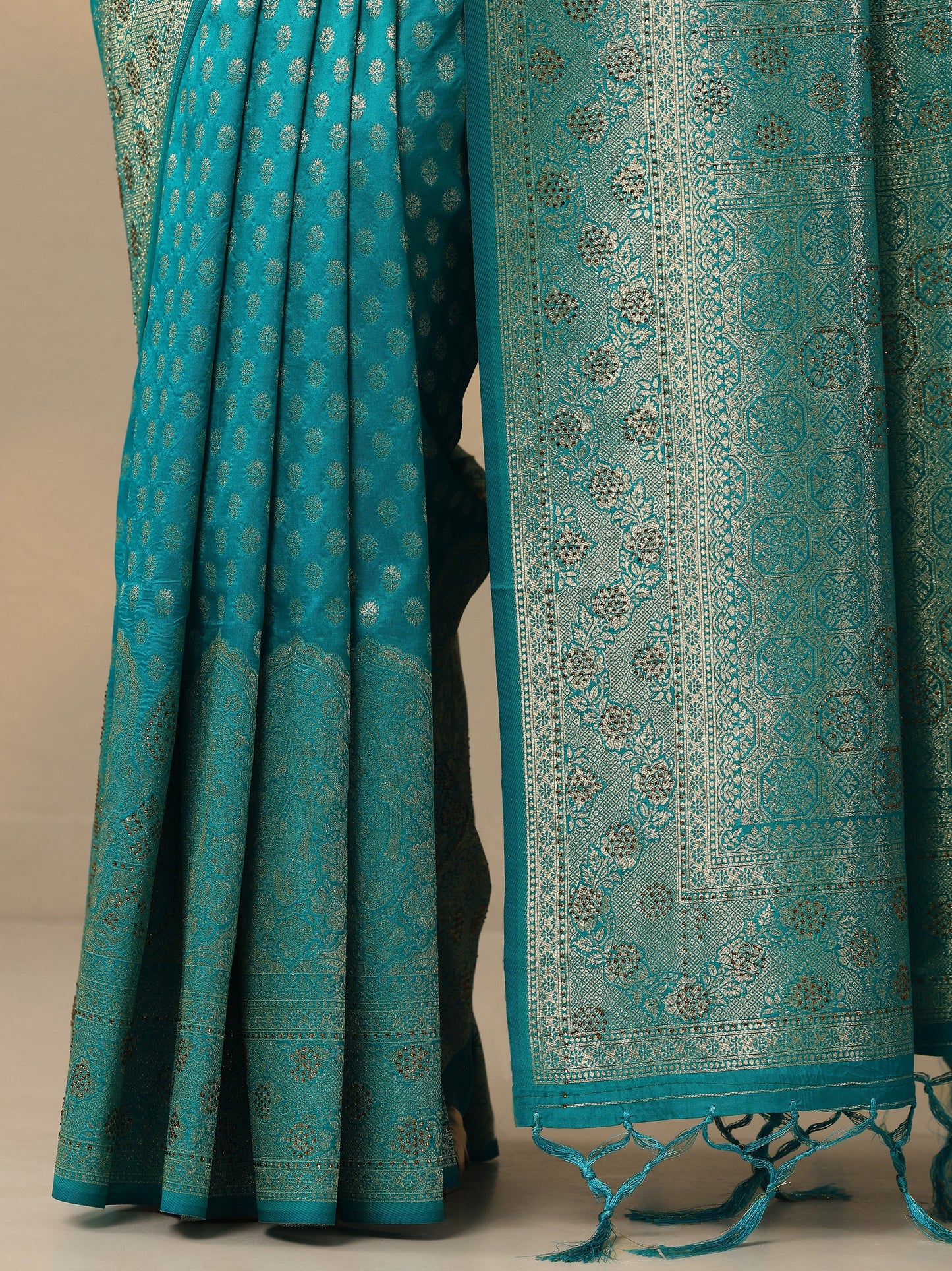 Blue Embellished Banarasi Silk Blend Saree With Unstitched Blouse Piece
