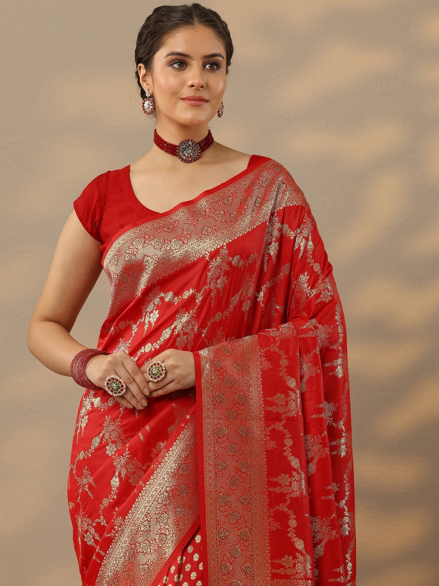 Red Embellished Banarasi Silk Blend Saree With Unstitched Blouse Piece