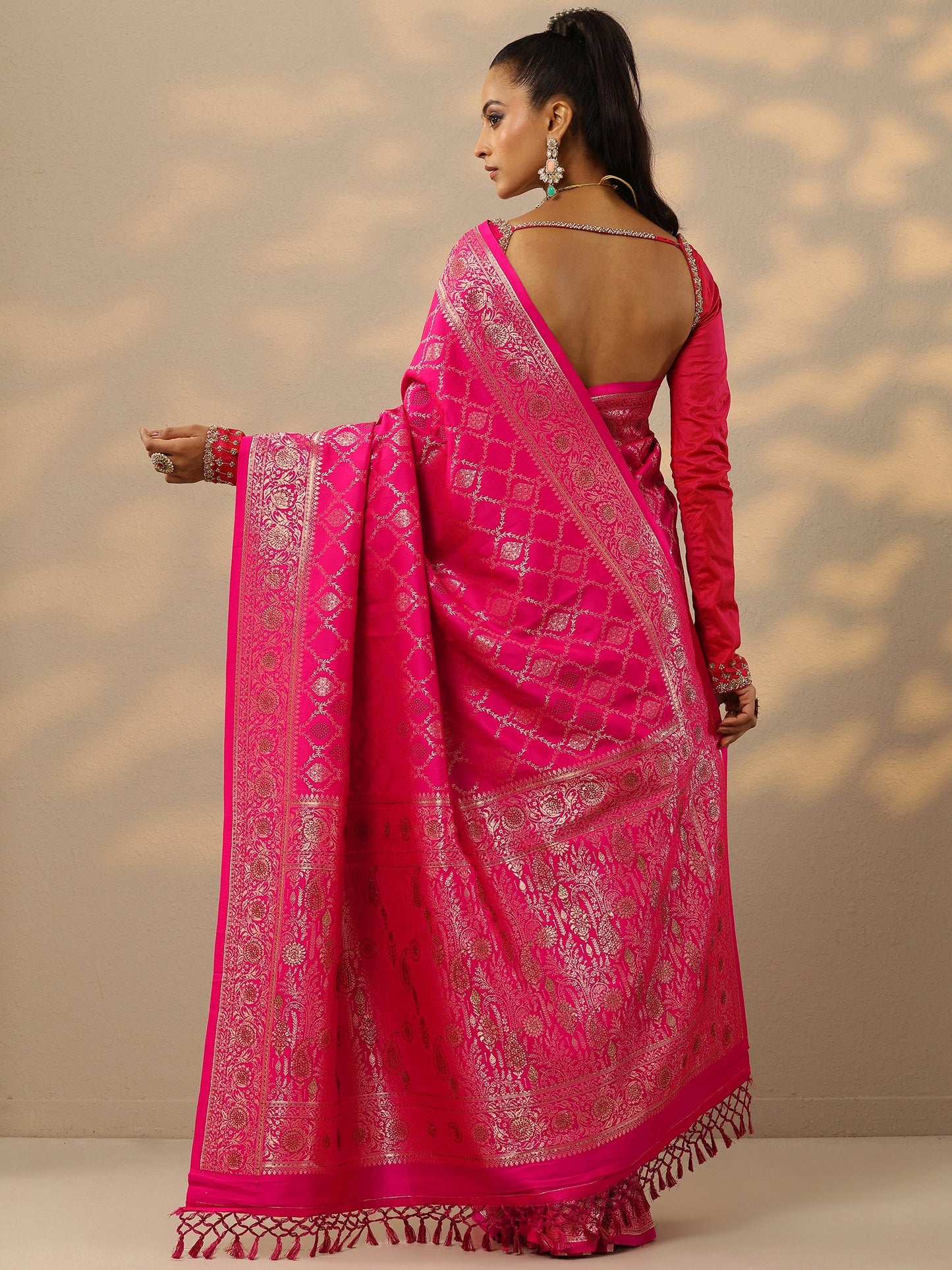 Pink Embellished Banarasi Silk Blend Saree With Unstitched Blouse Piece
