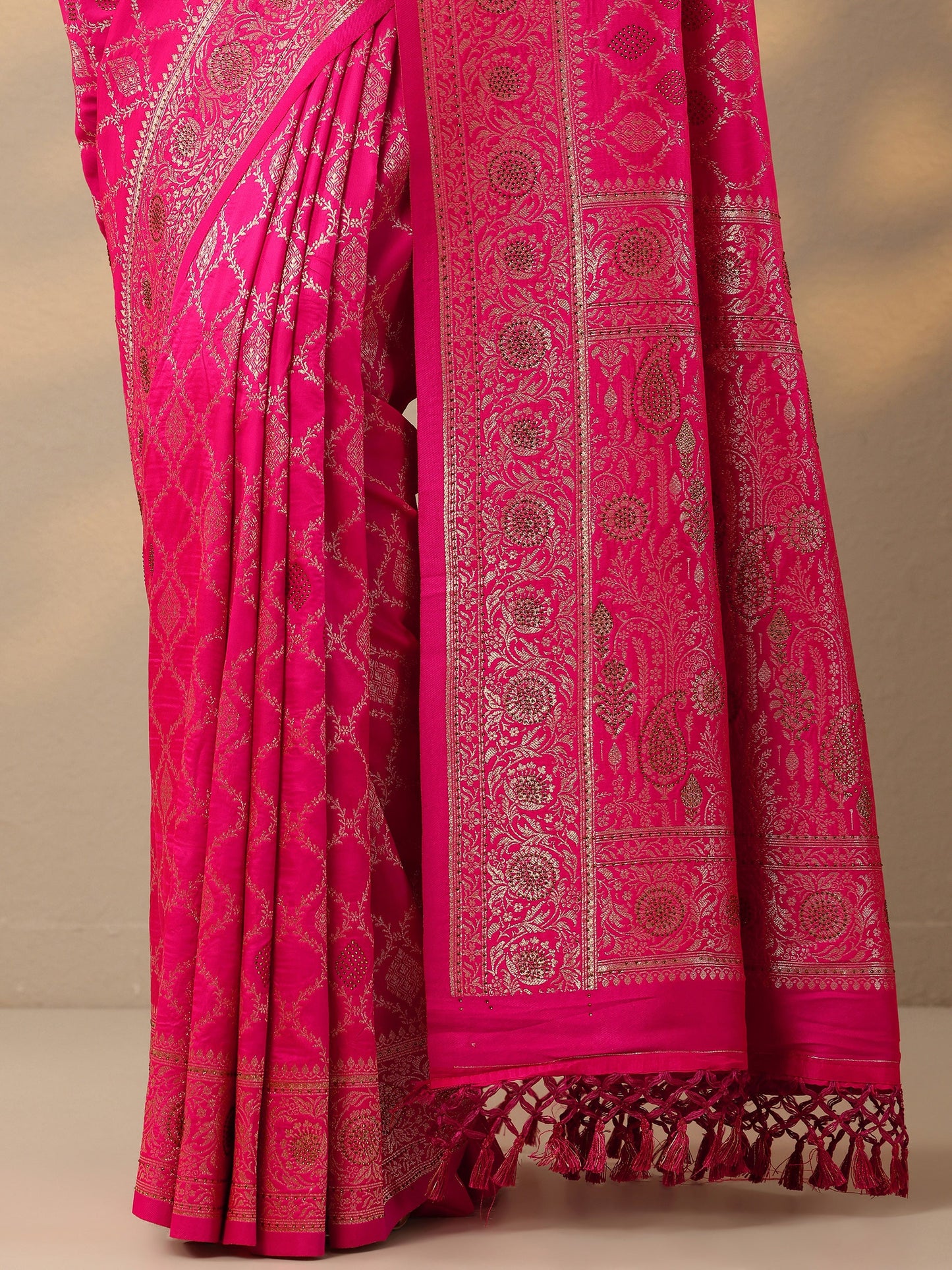 Pink Embellished Banarasi Silk Blend Saree With Unstitched Blouse Piece