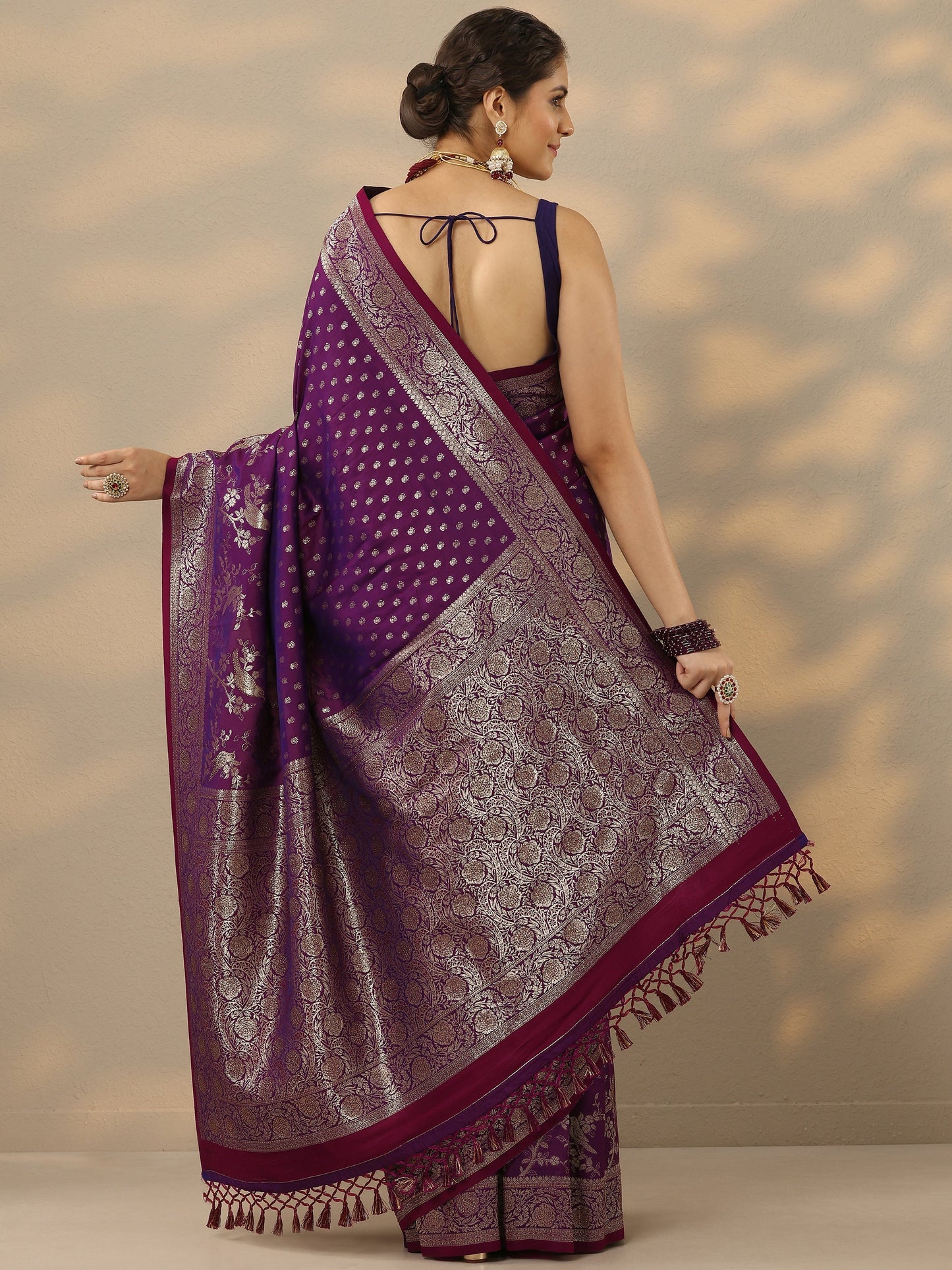 Purple Embellished Banarasi Silk Blend Saree With Unstitched Blouse Piece