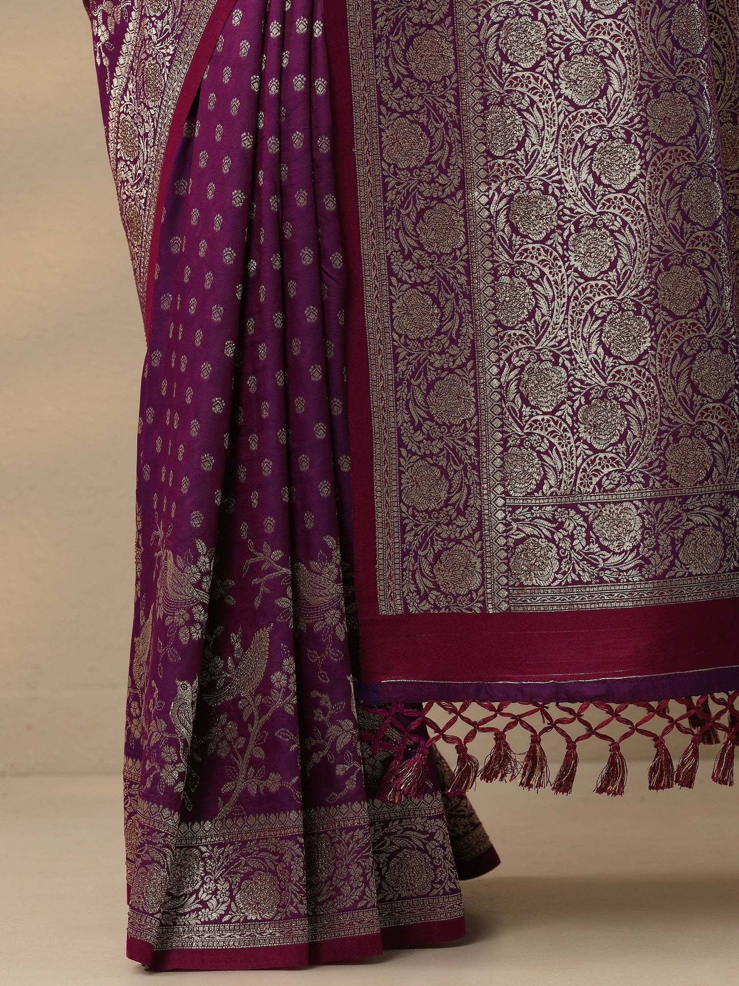 Purple Embellished Banarasi Silk Blend Saree With Unstitched Blouse Piece