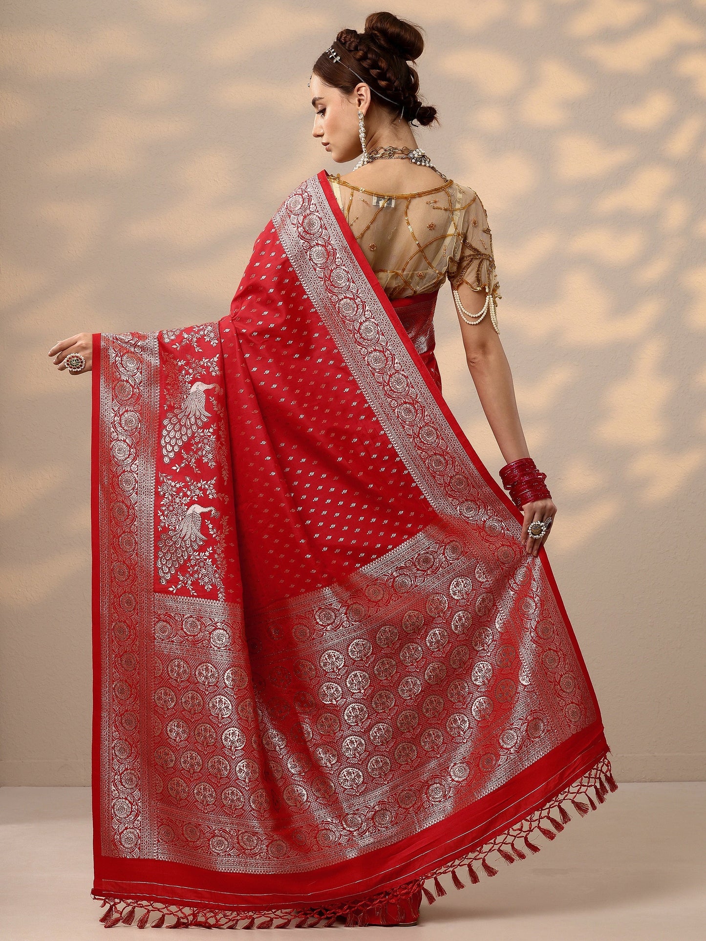 Red Woven Design Banarasi Silk Blend Saree With Unstitched Blouse Piece