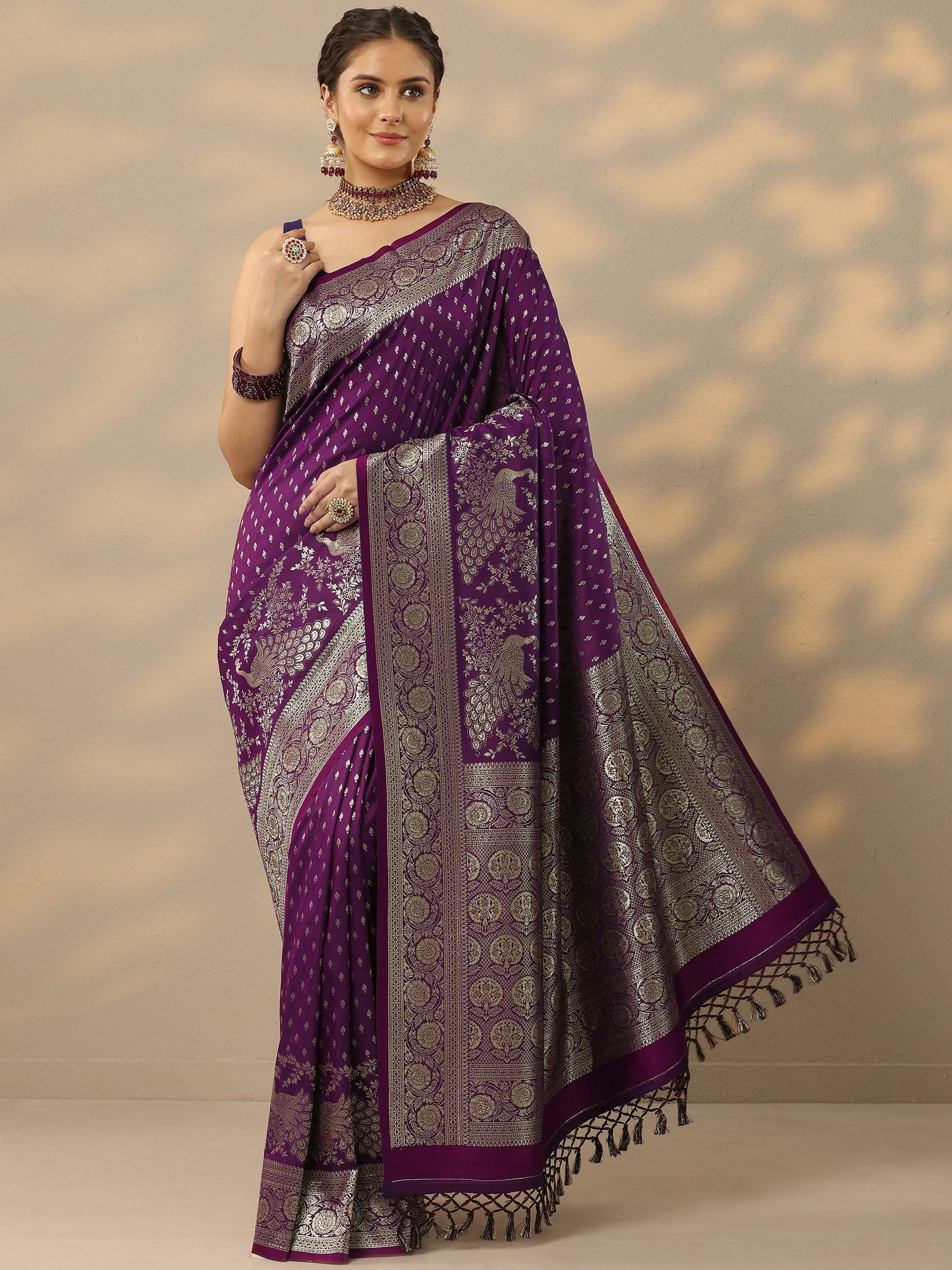 Purple Embellished Banarasi Silk Blend Saree With Unstitched Blouse Piece