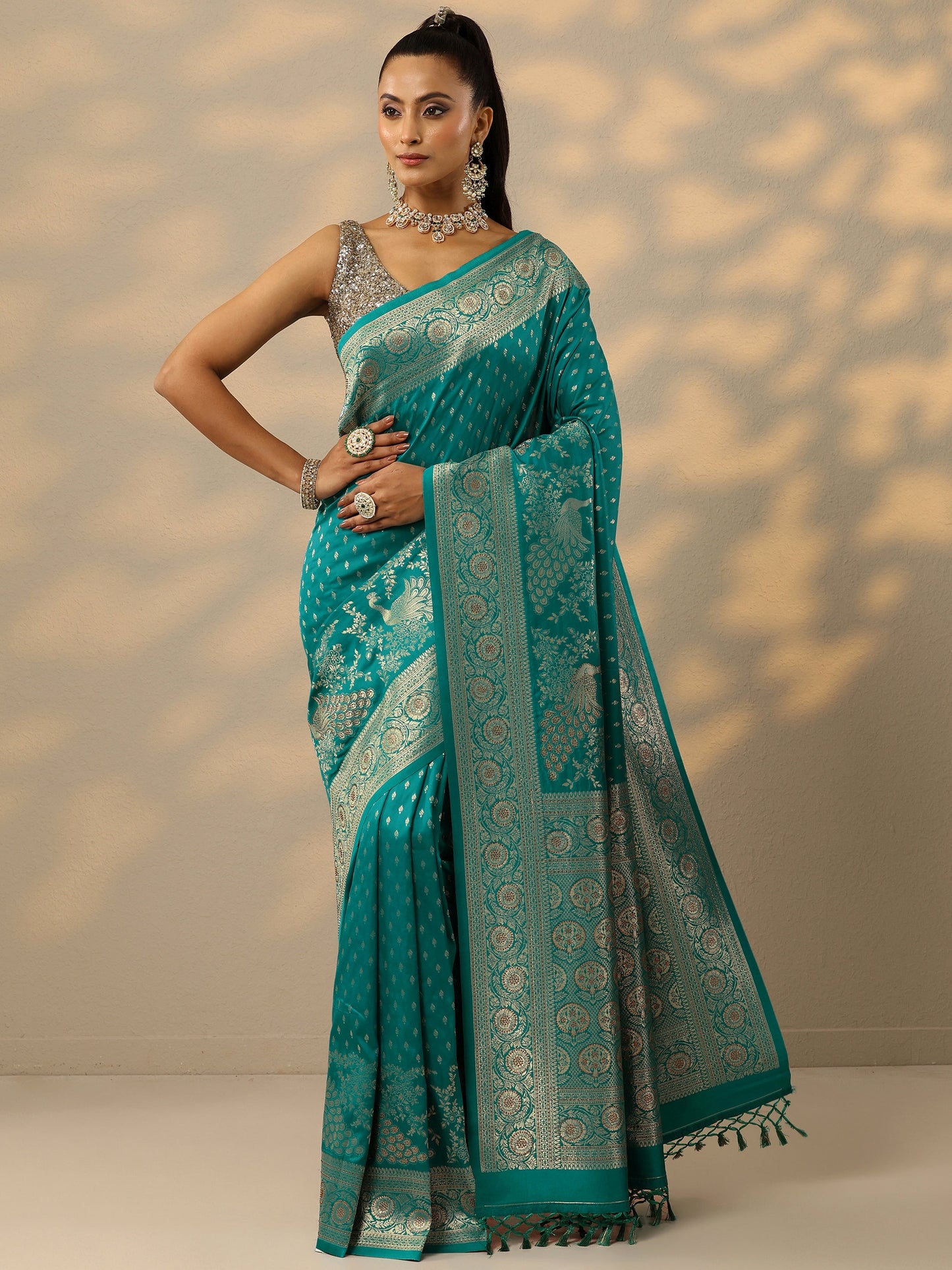 Green Embellished Banarasi Silk Blend Saree With Unstitched Blouse Piece