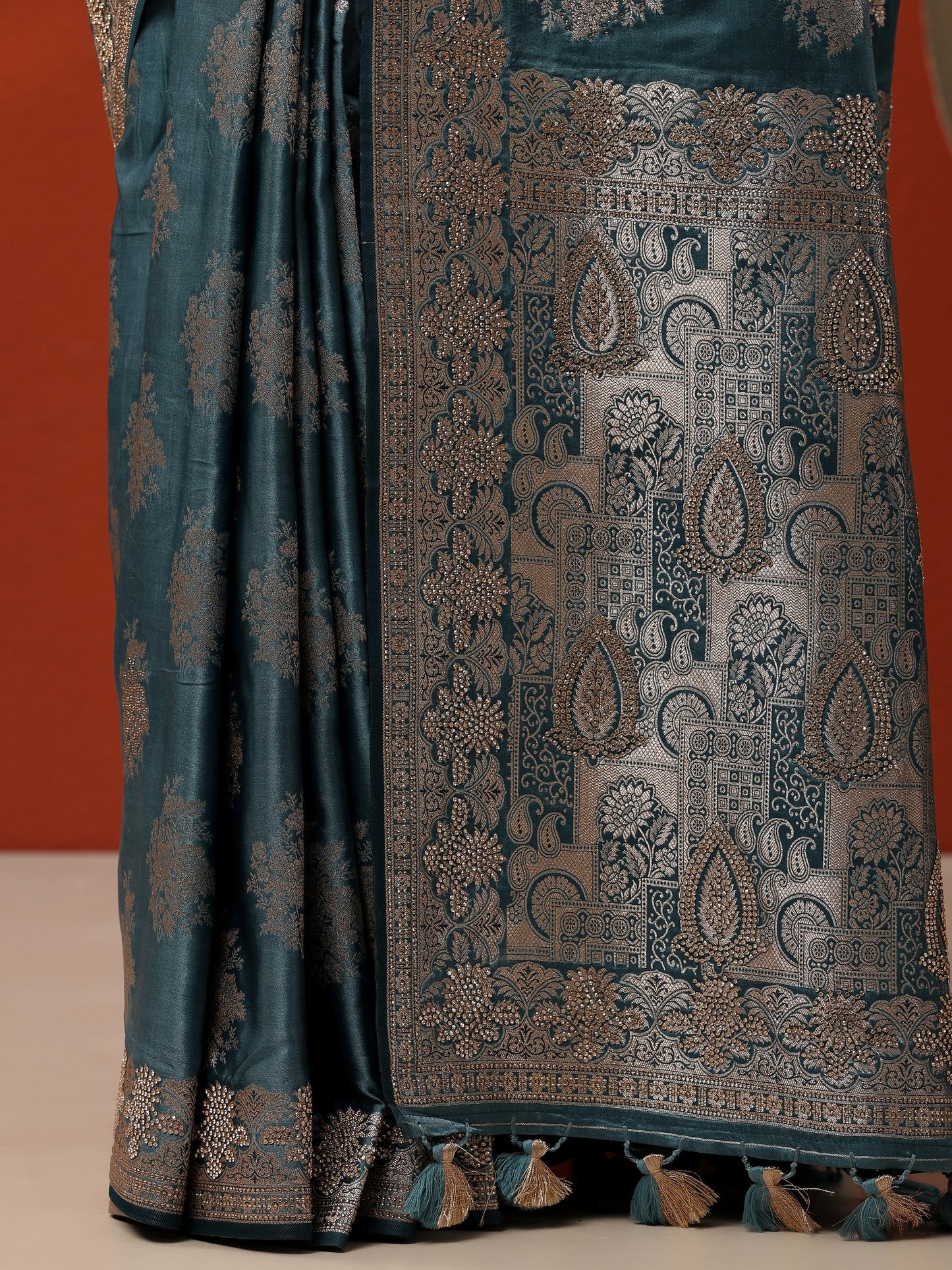 Blue Woven Design Banarasi Silk Blend Saree With Unstitched Blouse Piece