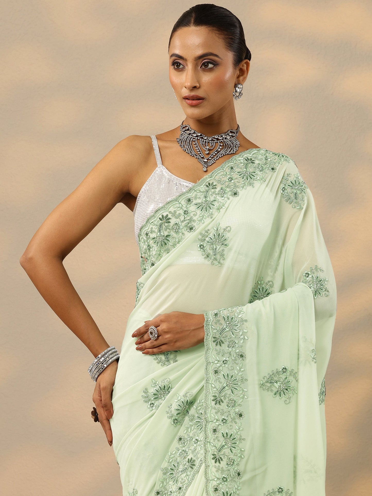Green Embroidered Georgette Saree With Unstitched Blouse Piece