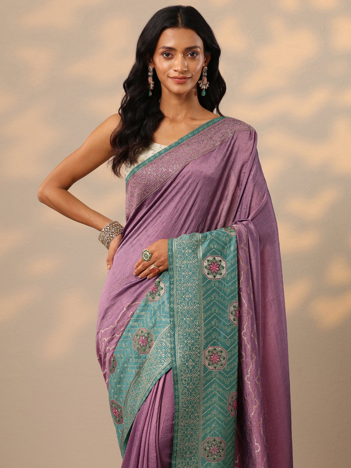 Purple Embellished Silk blend Saree With Unstitched Blouse Piece