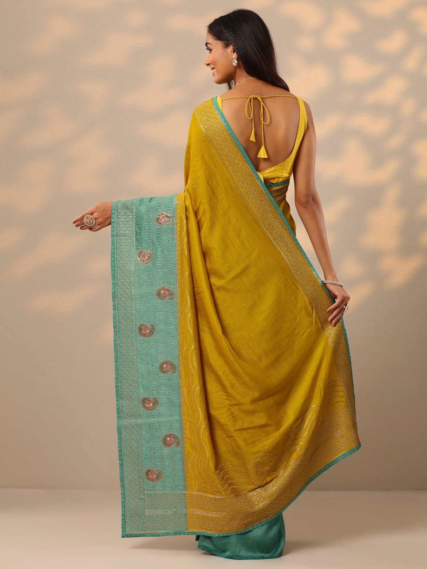 Mustard Embellished Silk Blend Saree With Unstitched Blouse Piece