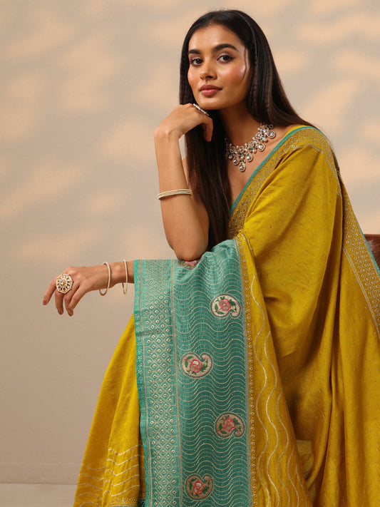 Mustard Embellished Silk Blend Saree With Unstitched Blouse Piece