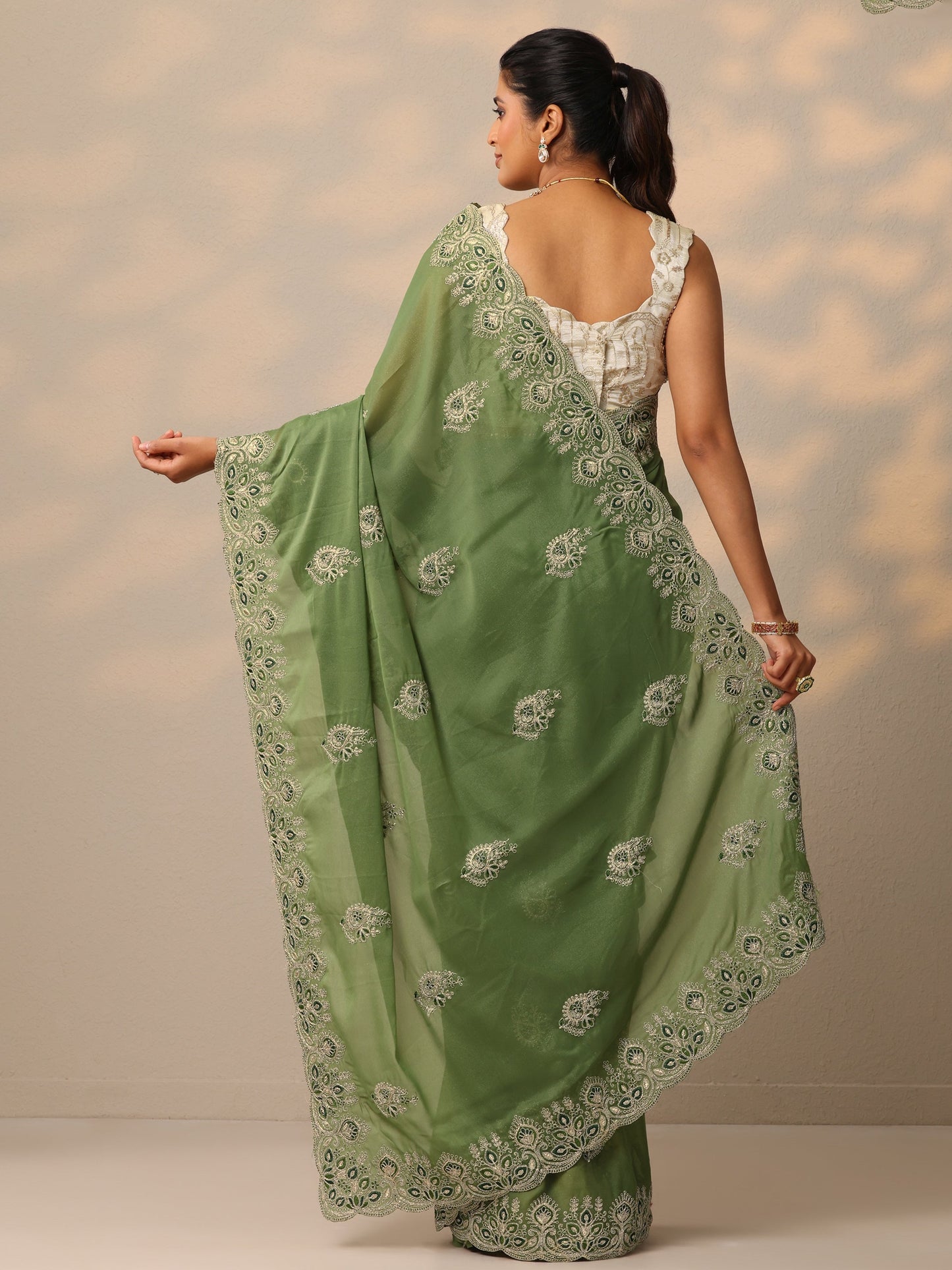 Green Embroidered Silk Blend Sarees With Unstitched Blouse Piece