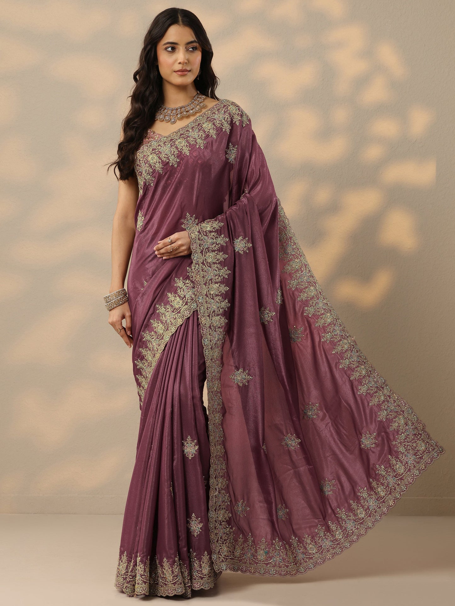 Mauve Embroidered Silk Blend Saree With Unstitched Blouse Piece