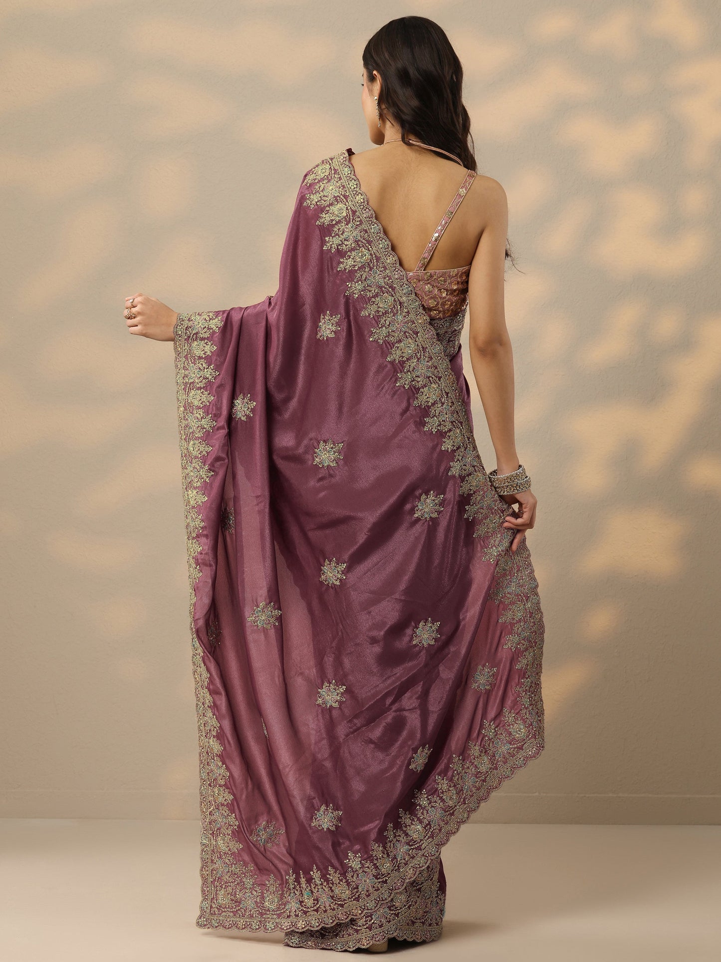 Mauve Embroidered Silk Blend Saree With Unstitched Blouse Piece