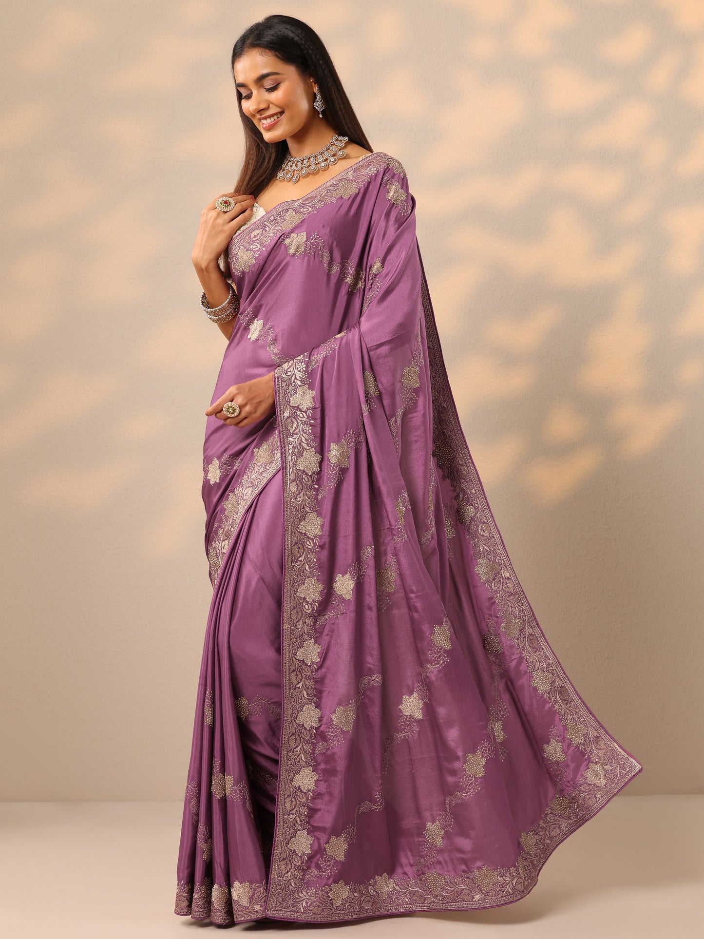 Mauve Embroidered Silk blend Saree With Unstitched Blouse Piece
