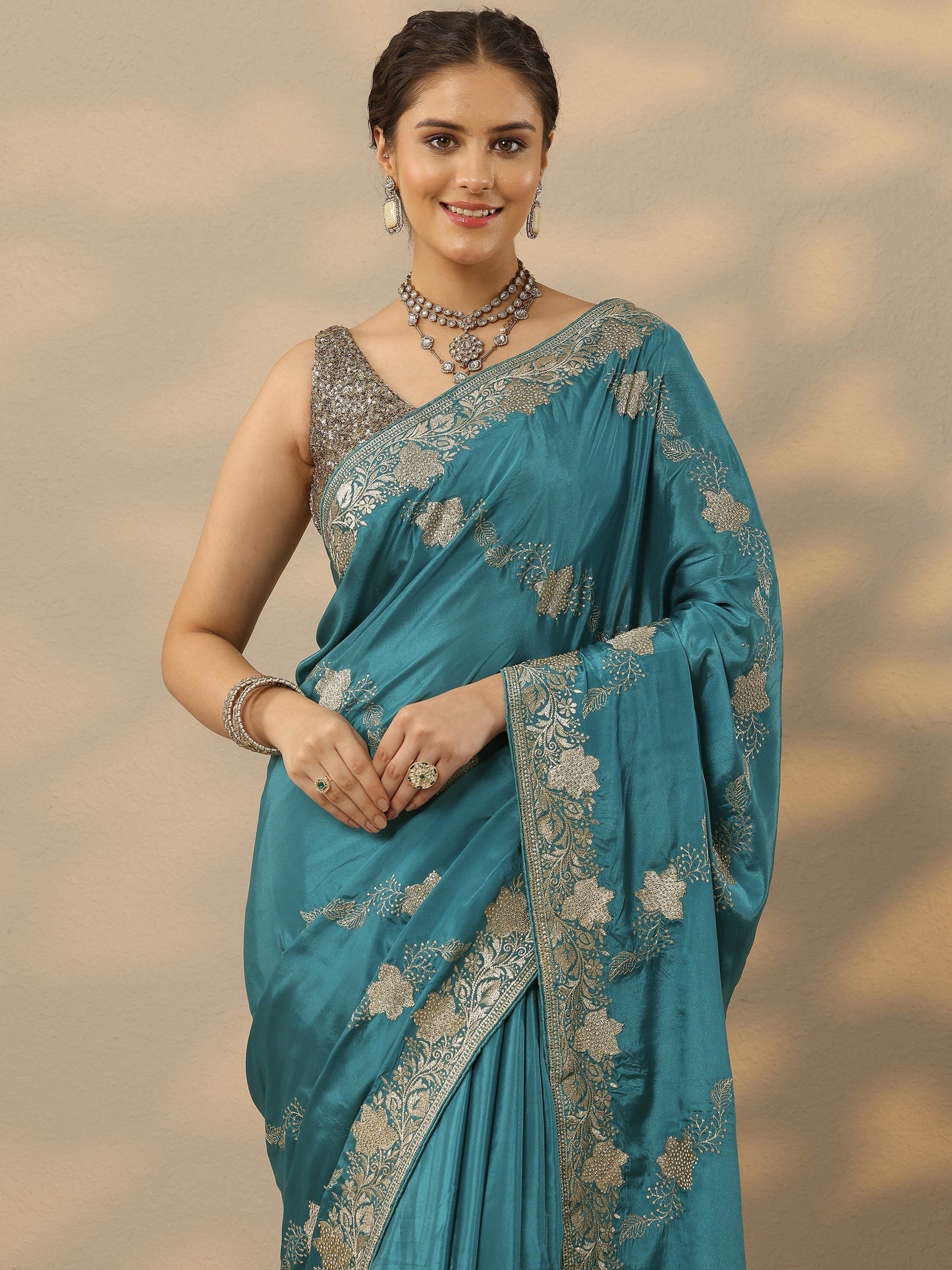 Blue Embroidered Silk Blend Saree With Unstitched Blouse Piece