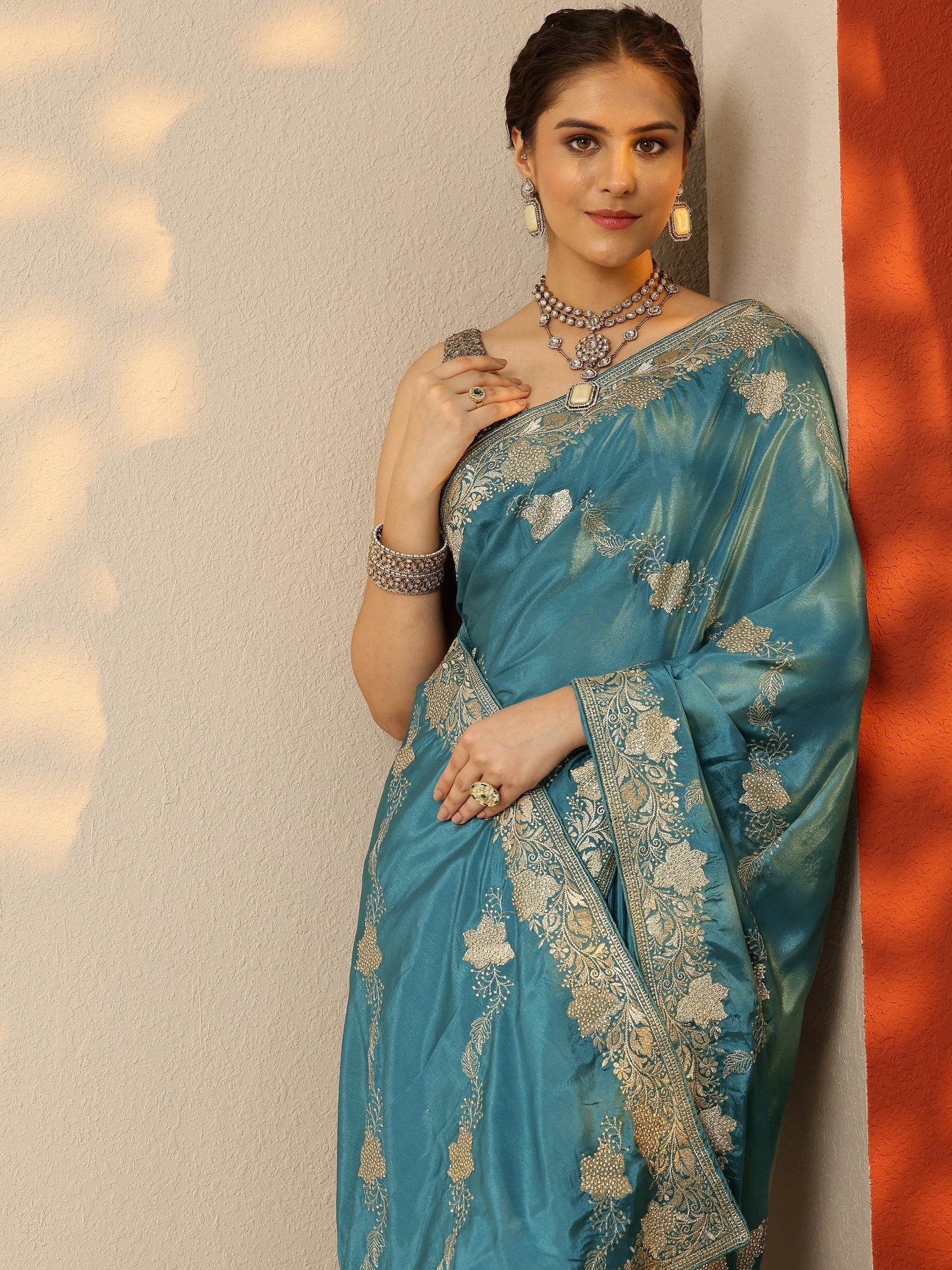 Blue Embroidered Silk Blend Saree With Unstitched Blouse Piece