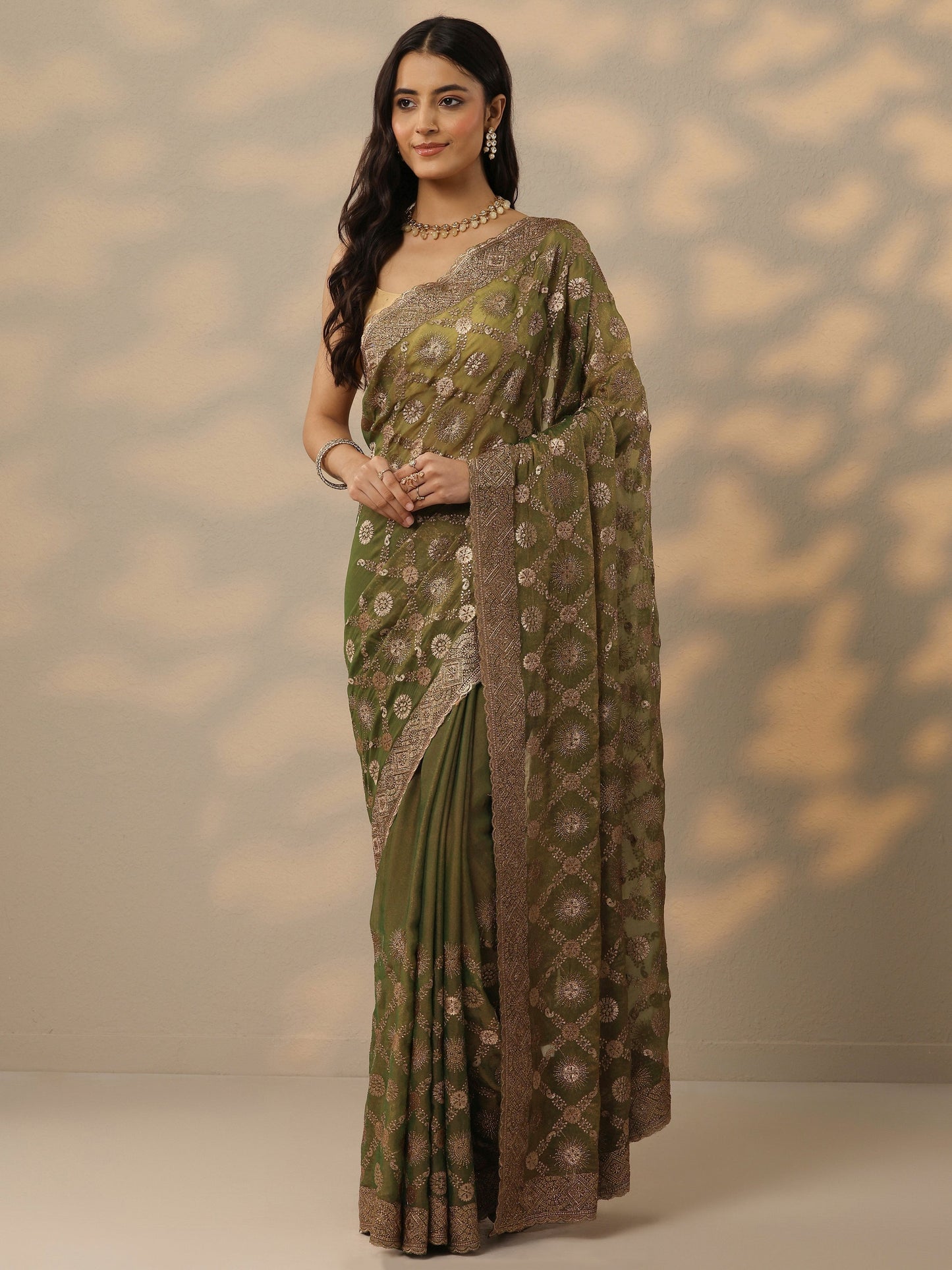 Green Embroidered Banarasi Silk Blend Saree With Unstitched Blouse Piece