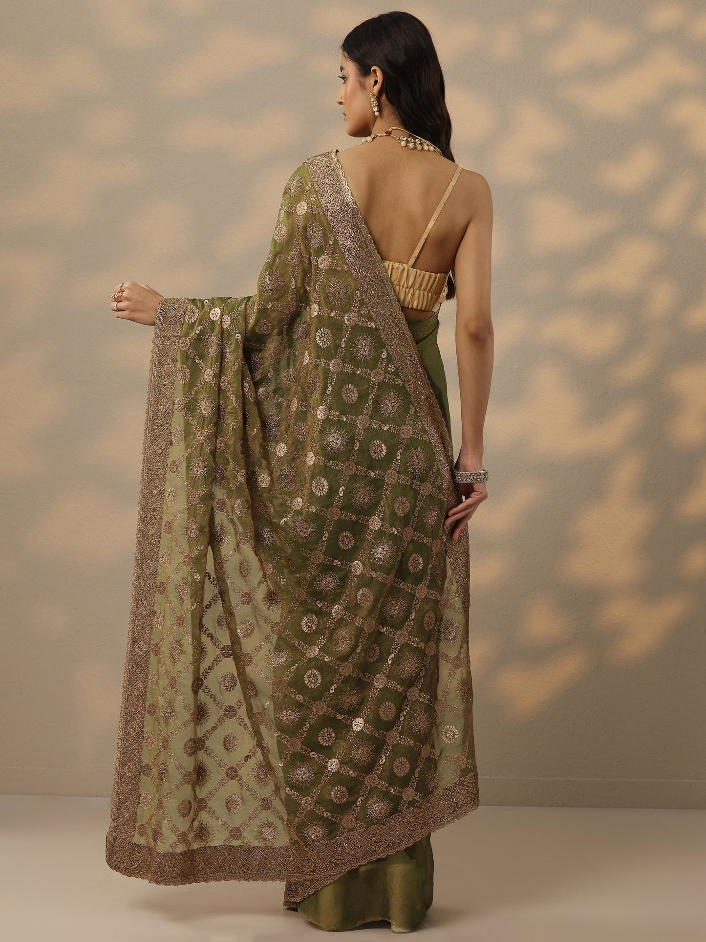 Green Embroidered Banarasi Silk Blend Saree With Unstitched Blouse Piece