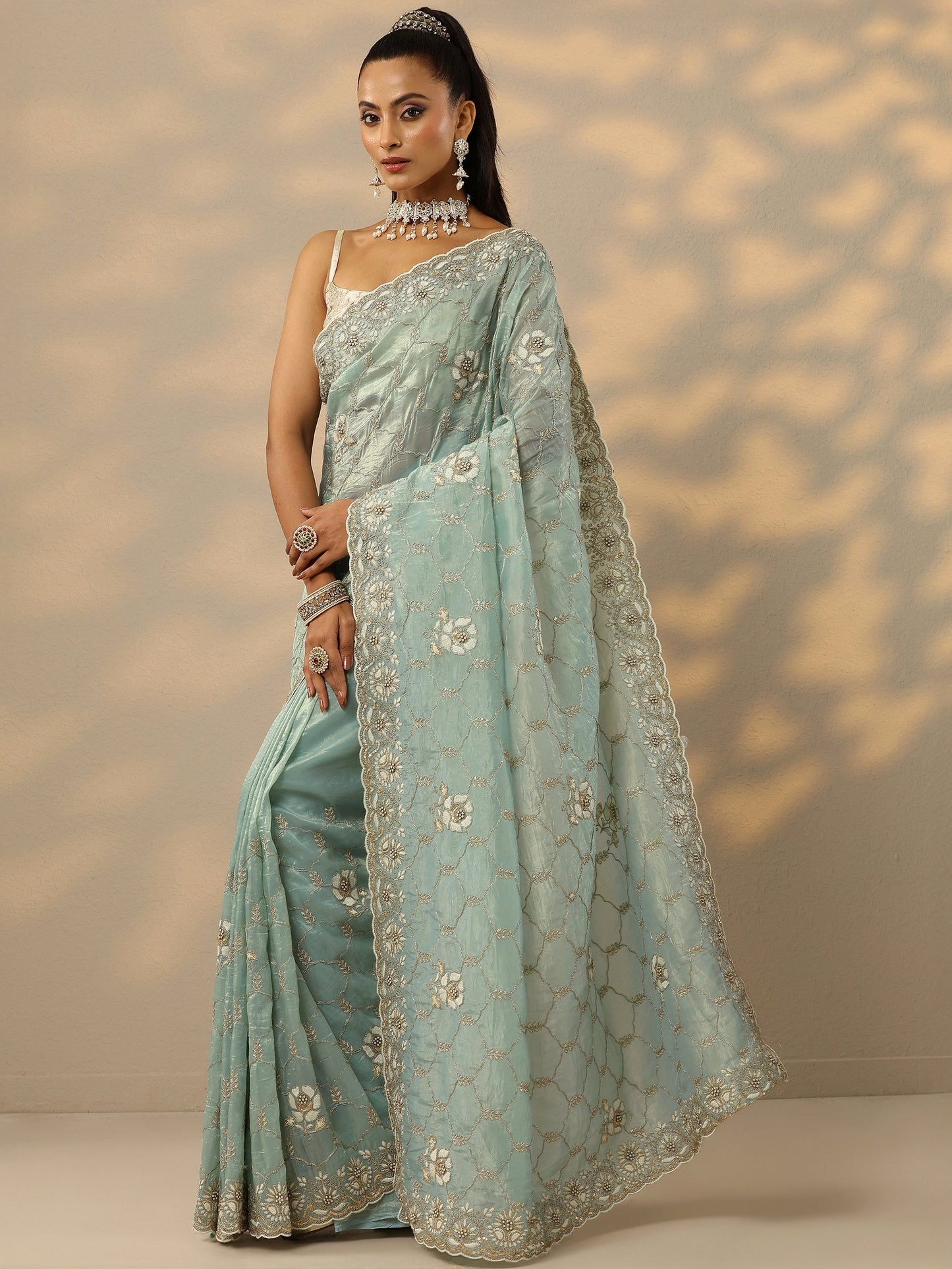 Green Embroidered Organza Saree With Unstitched Blouse Piece