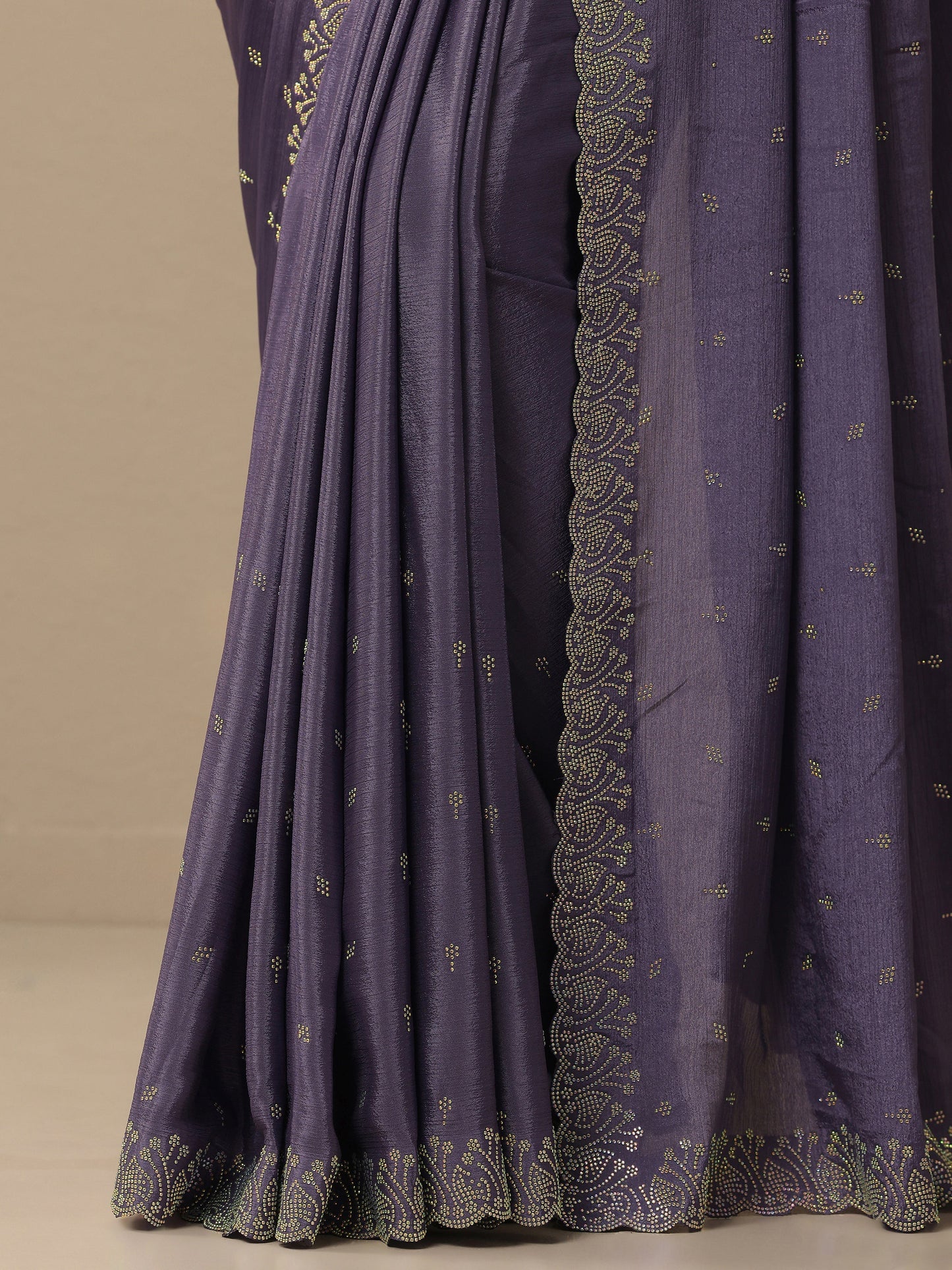 Lavender Embellished Silk Blend Saree With Unstitched Blouse Piece
