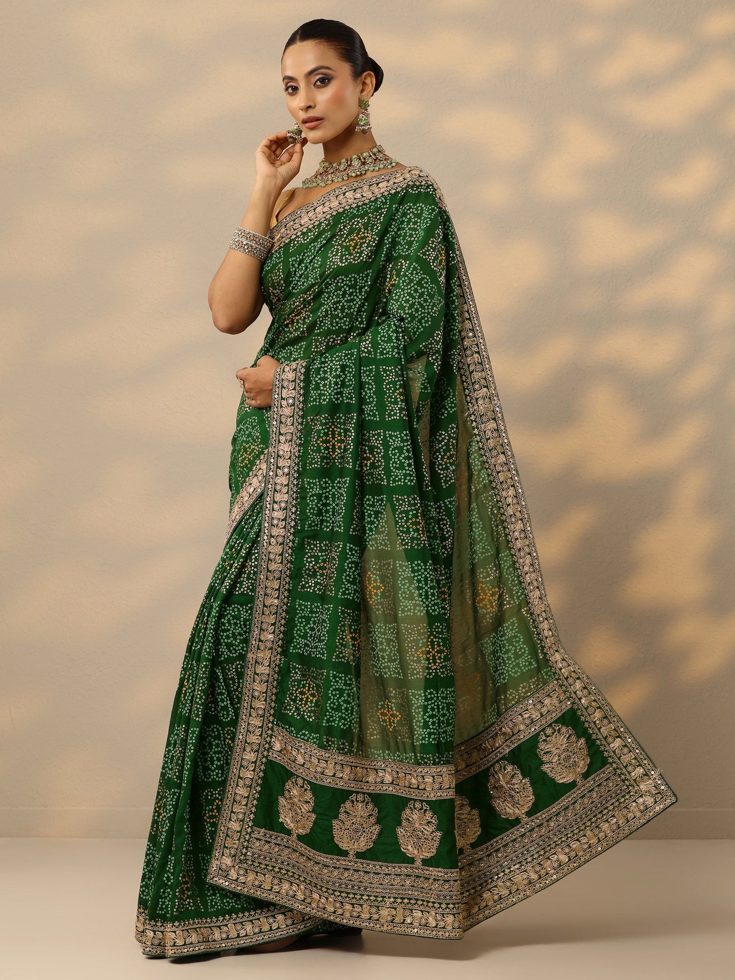 Green Bandhani  Printed Silk Blend Saree With Unstitched Blouse Piece