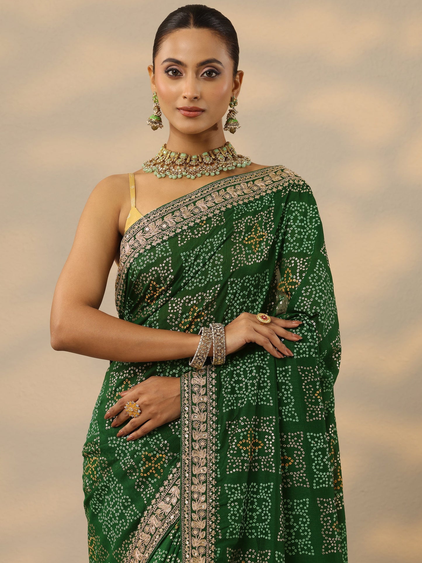 Green Bandhani  Printed Silk Blend Saree With Unstitched Blouse Piece