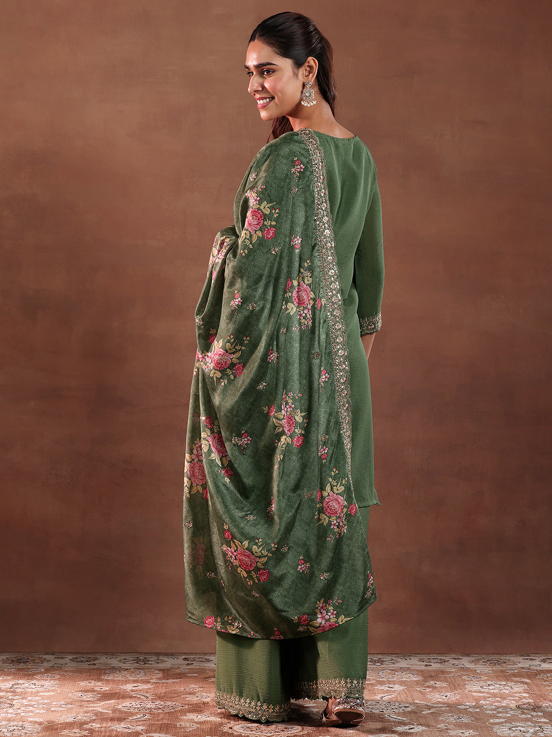 Green Embroidered Silk Blend Straight Suit With Dupatta