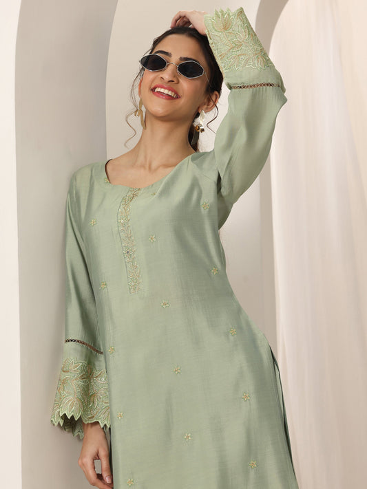 Green Embroidered Silk Blend Straight Kurta Set